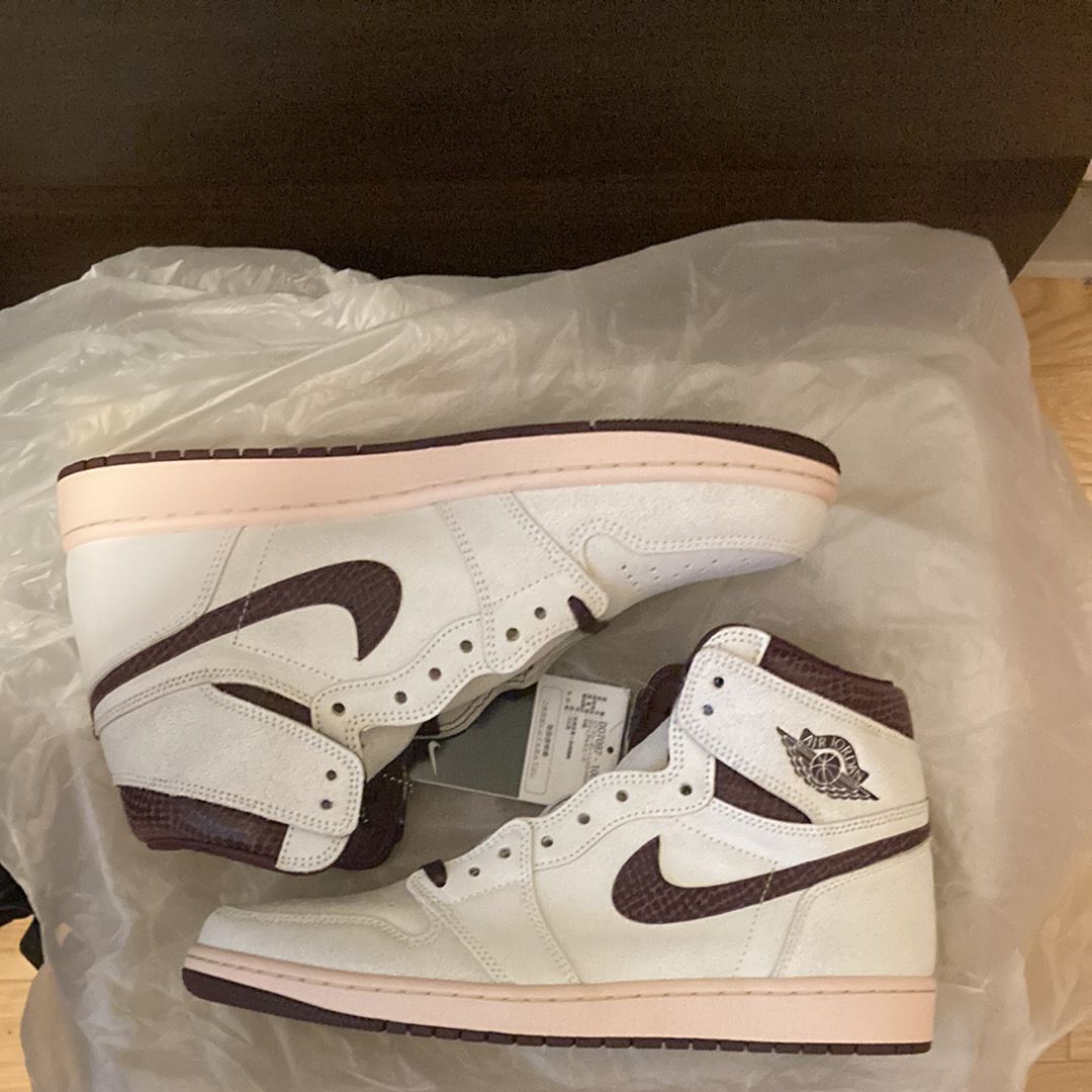 A Ma Maniere × Nike Air Jordan 1 Retro High OG "Sail and Burgundy"