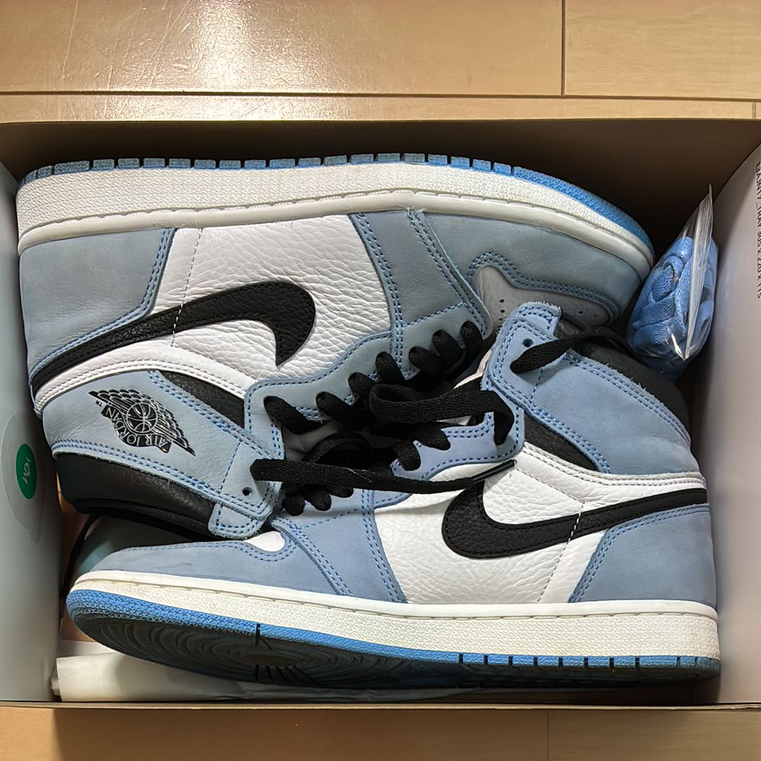 Nike Air Jordan 1 High OG "University Blue"