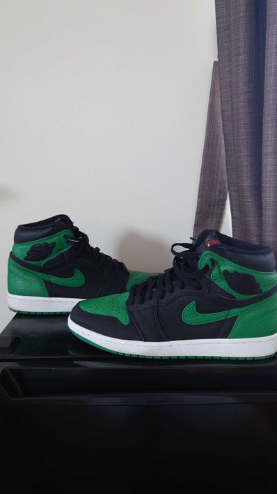 Nike Air Jordan 1 Retro High OG "Black/Pine Green" (2020)