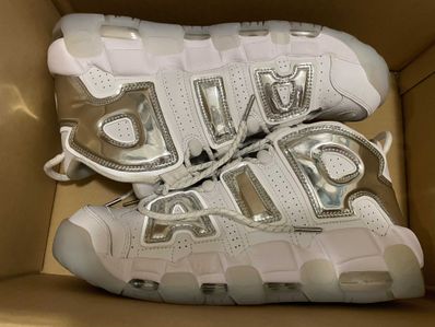 NIKE Women's AIR MORE UPTEMPO CHROME WHITE/SILVER