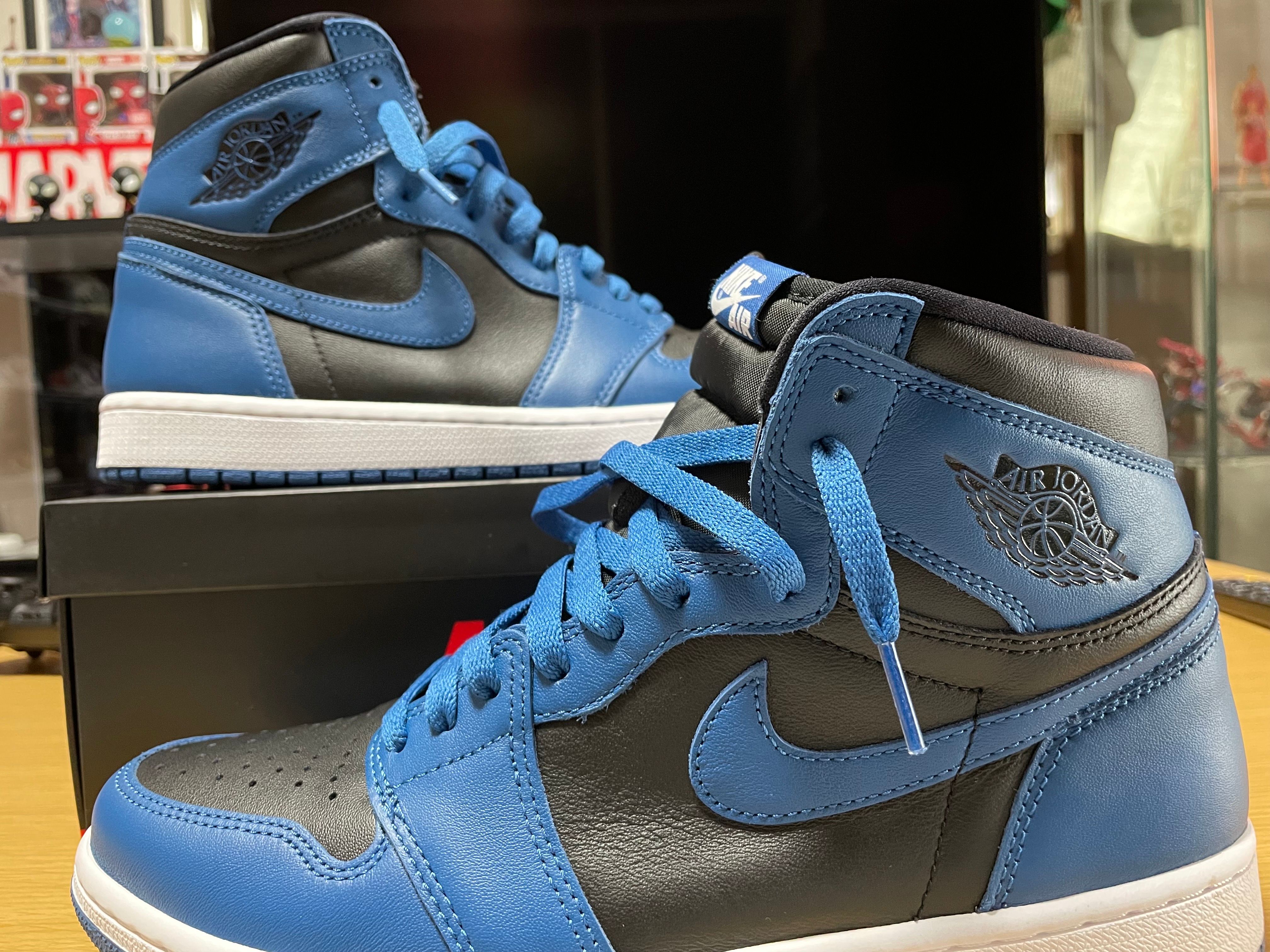 Nike Air Jordan 1 Retro High OG "Dark Marina Blue"