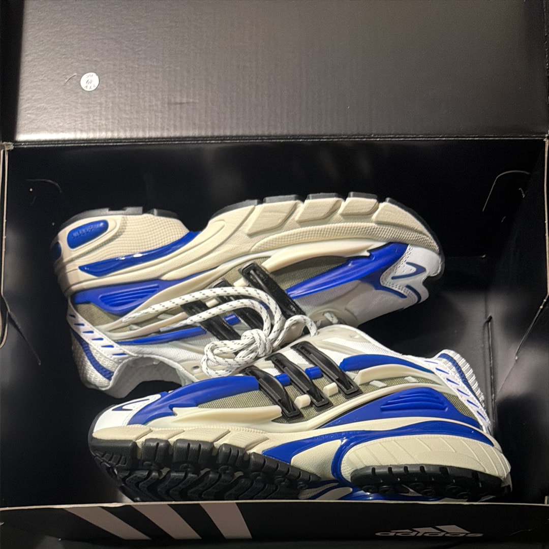 ファレル・ウィリアムス × アディダス ジェリーフィッシュ "チームロイヤルブルー"
