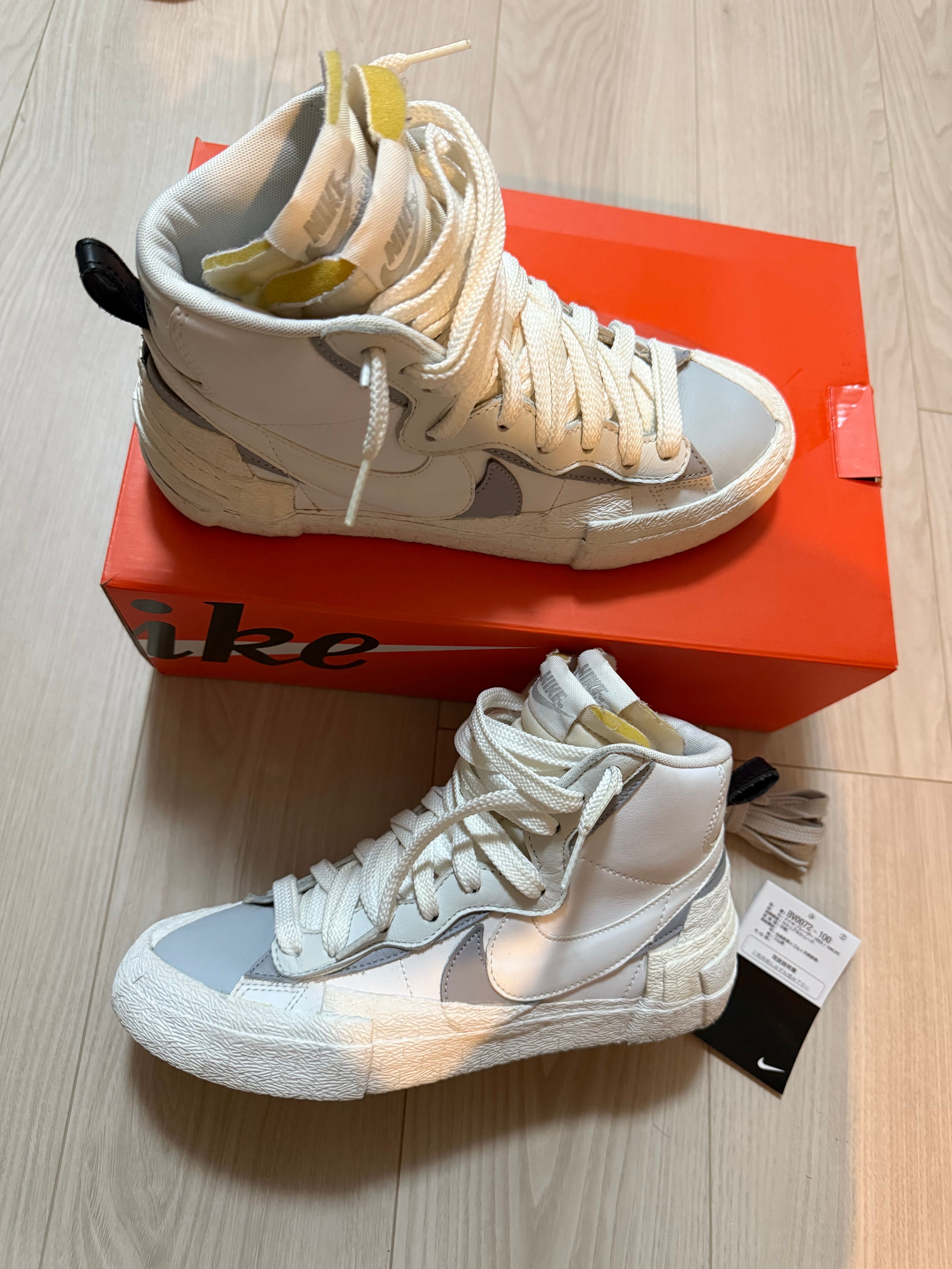 sacai × NIKE BLAZER MID "WHITE/WOLF GREY"