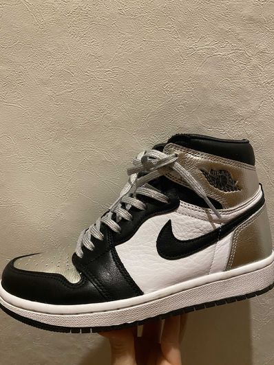 Nike Women's Air Jordan 1 Retro High OG "Silver Toe"