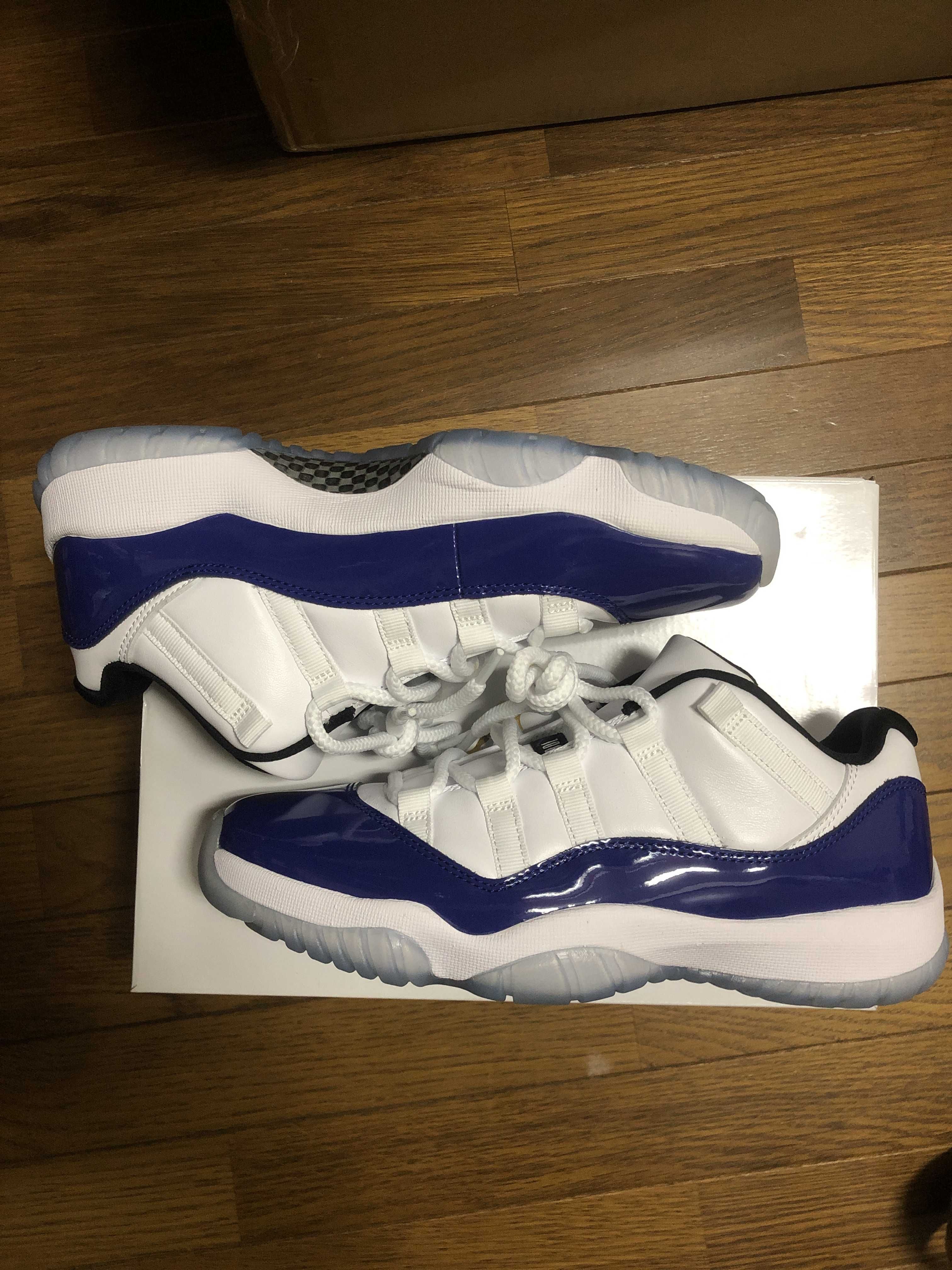 NIKE Women's AIR JORDAN 11 LOW "CONCORD SKETCH"