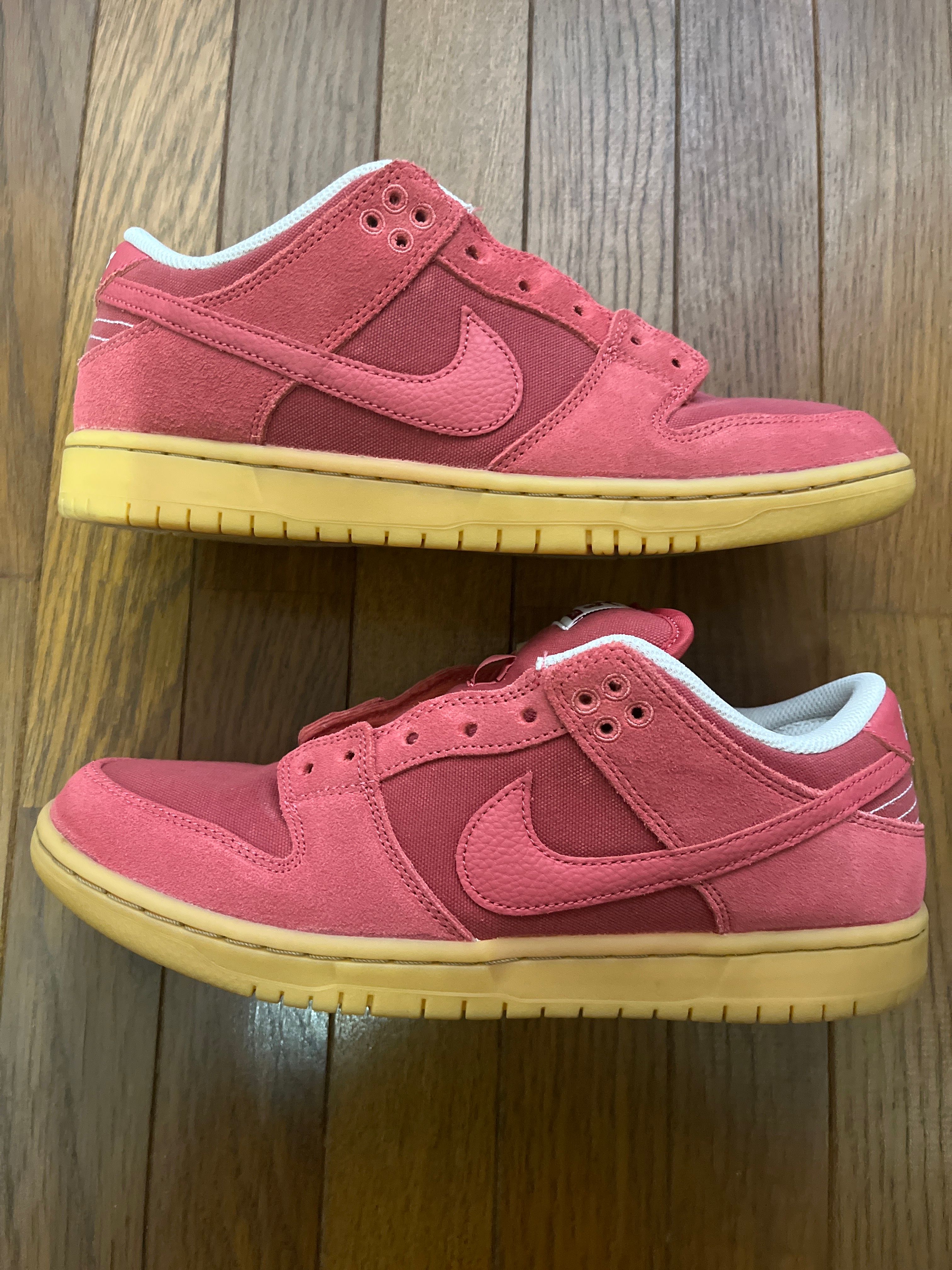 Nike SB Dunk Low "Adobe"