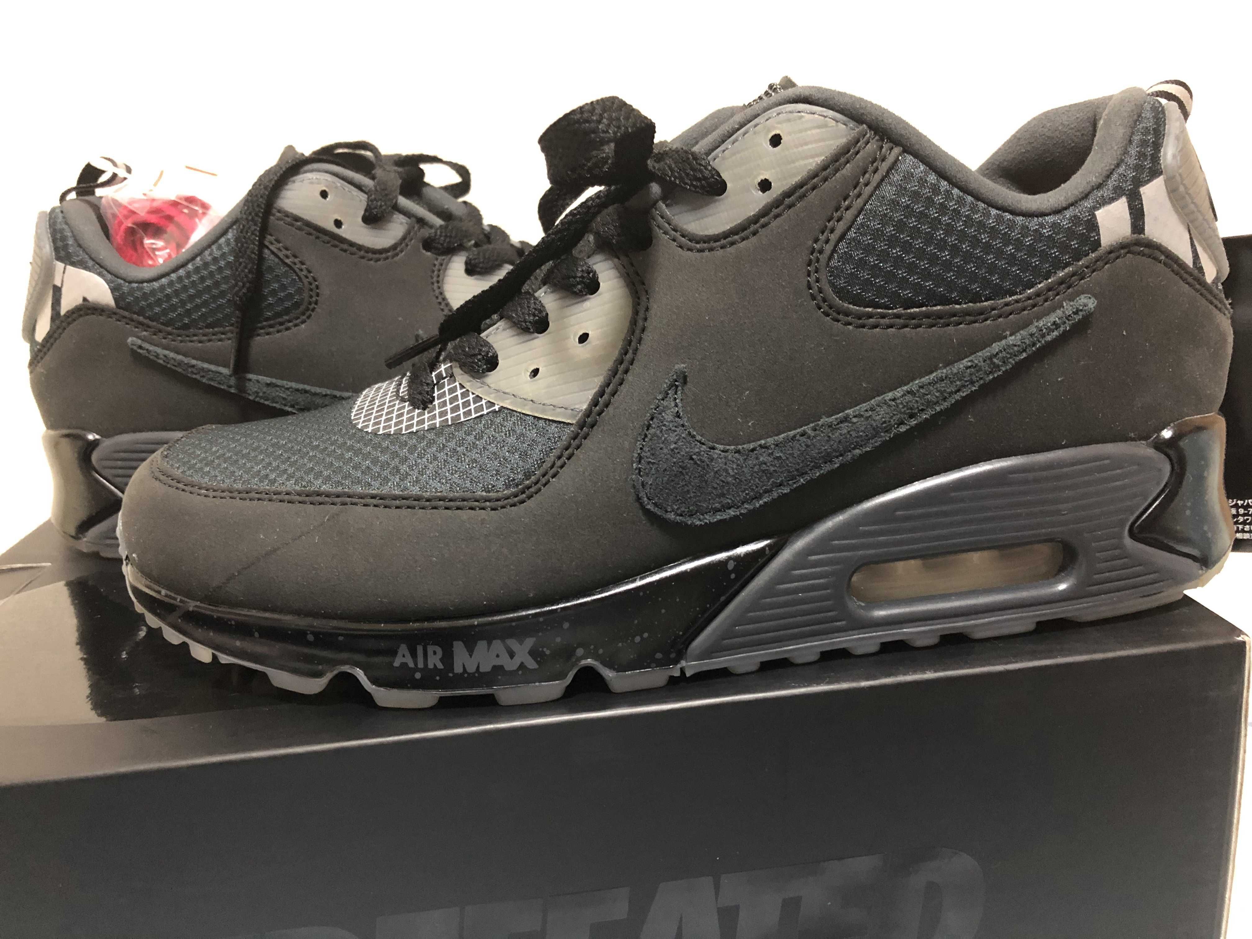 UNDEFEATED × Nike Air Max 90 "Black/Rush Pink"