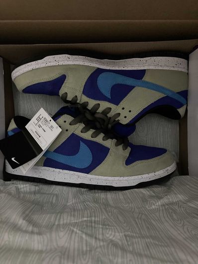 Nike SB Dunk Low "Celadon"