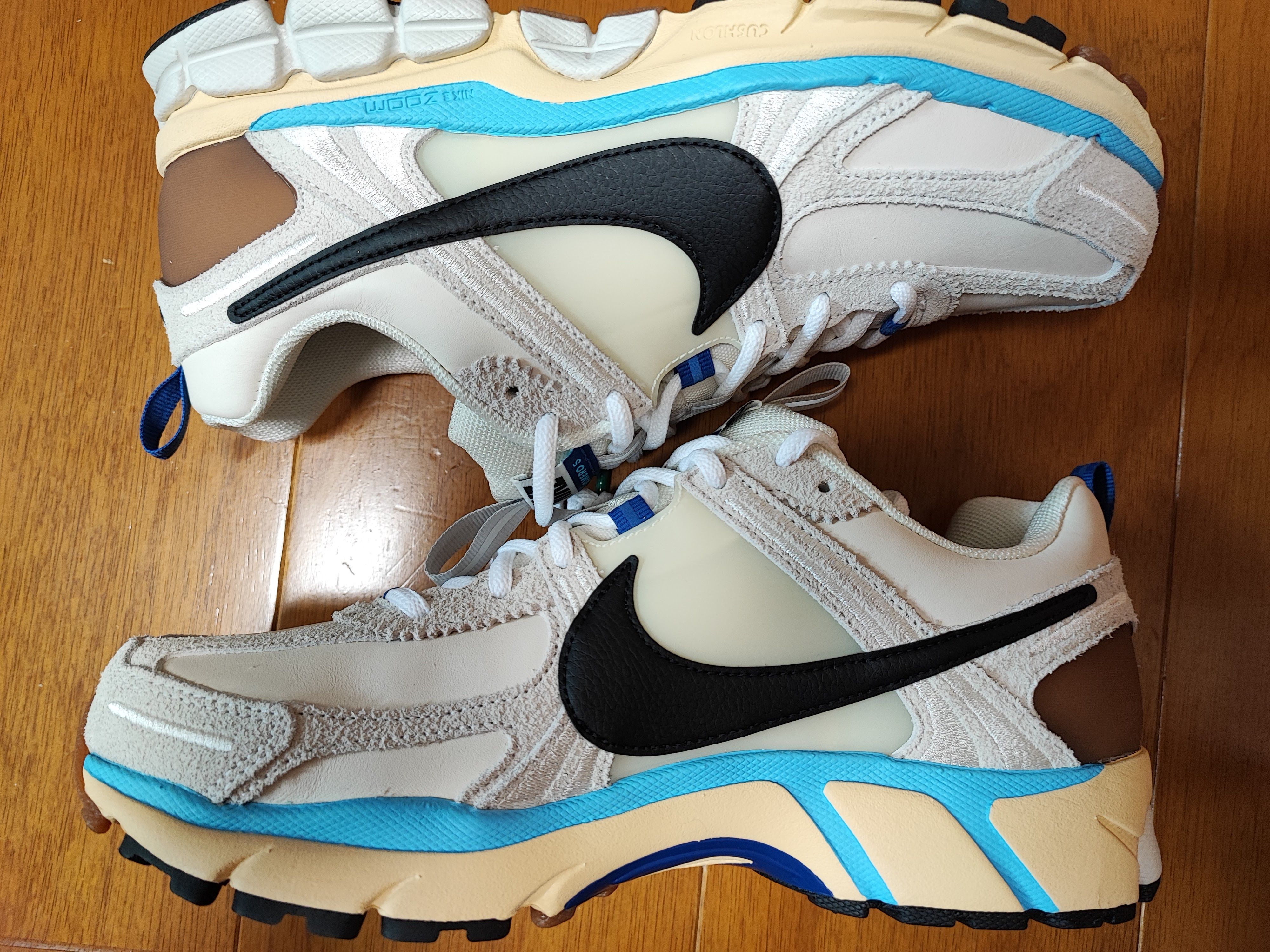 Nike Women's Zoom Vomero 5 Premium "Designed by Japan"