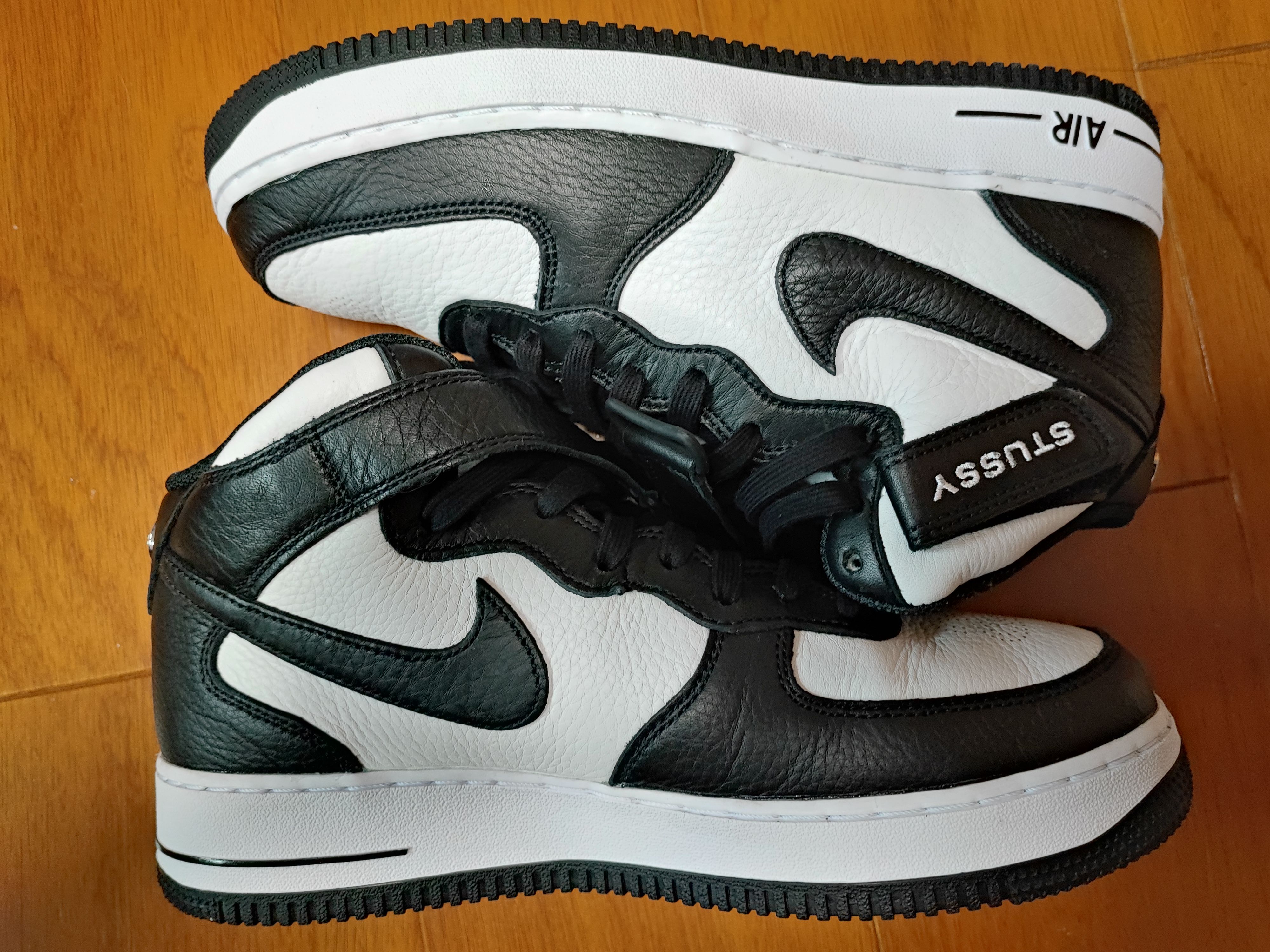 Stussy × Nike Air Force 1 Mid "Black and Light Bone"