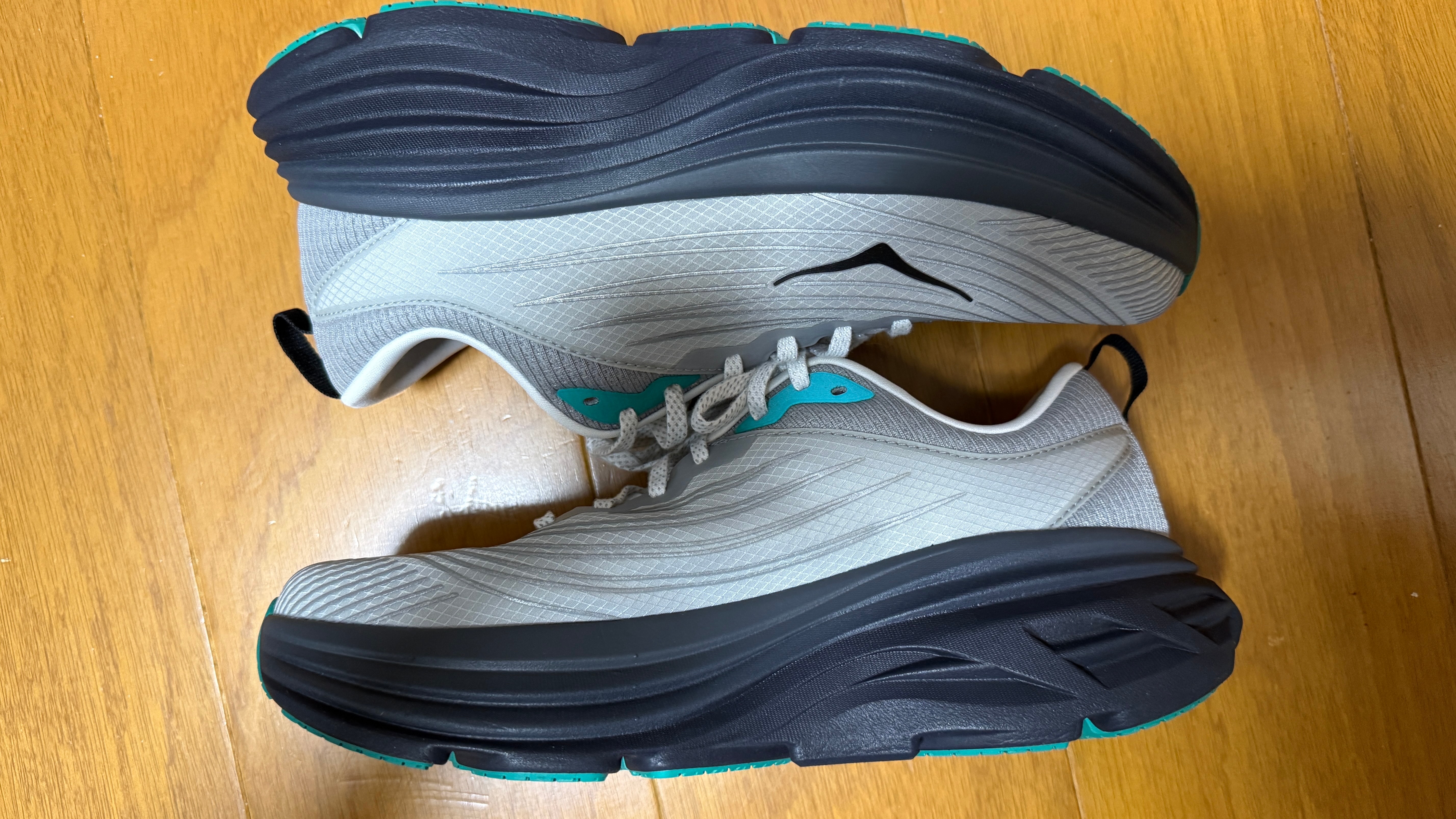 ホカ ボンダイ8 TS "ハーバーミスト"