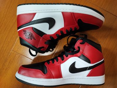 Nike Air Jordan 1 Mid "Chicago Black Toe"