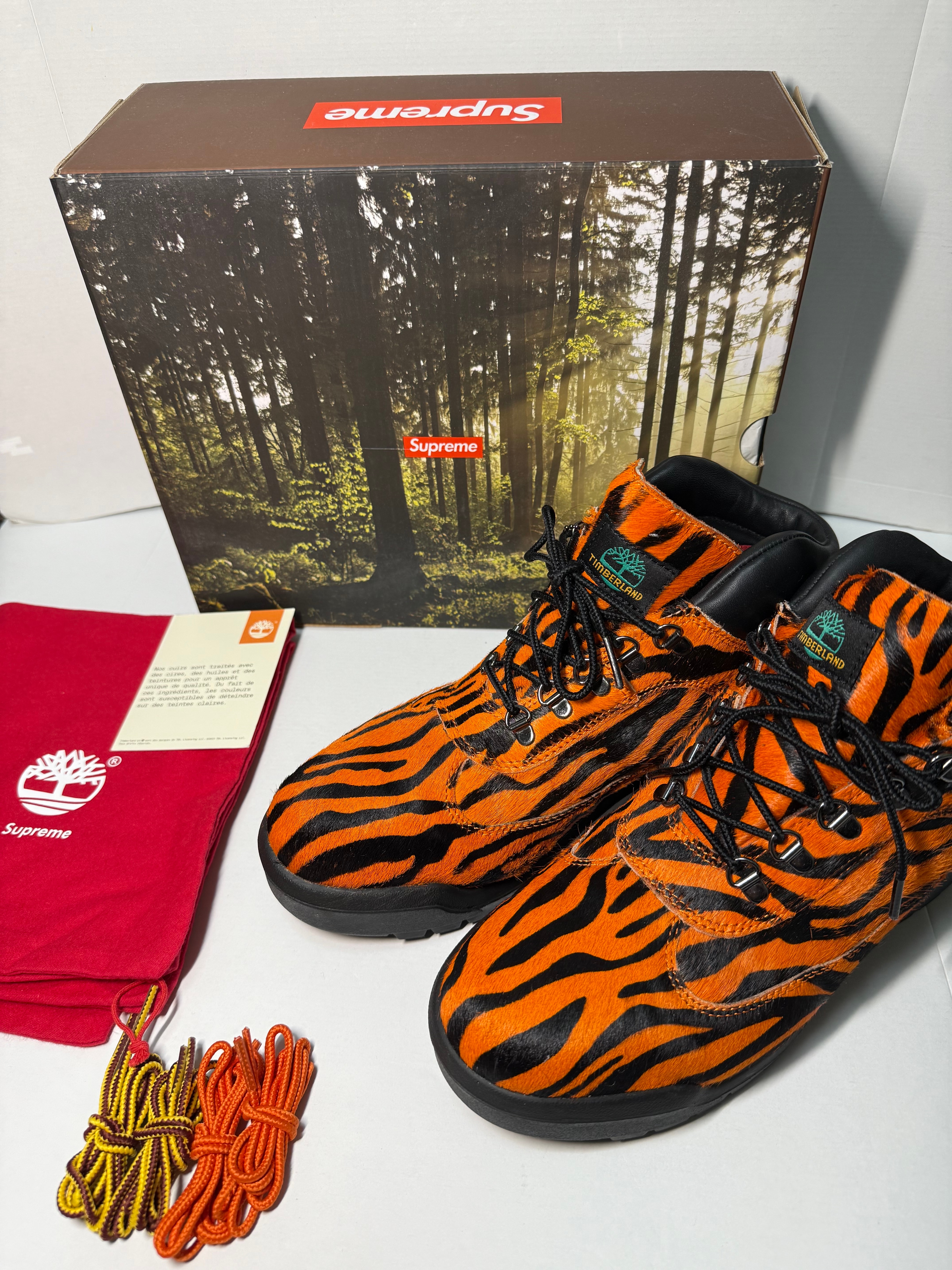 シュプリーム × ティンバーランド フィールド ブーツ "タイガー"