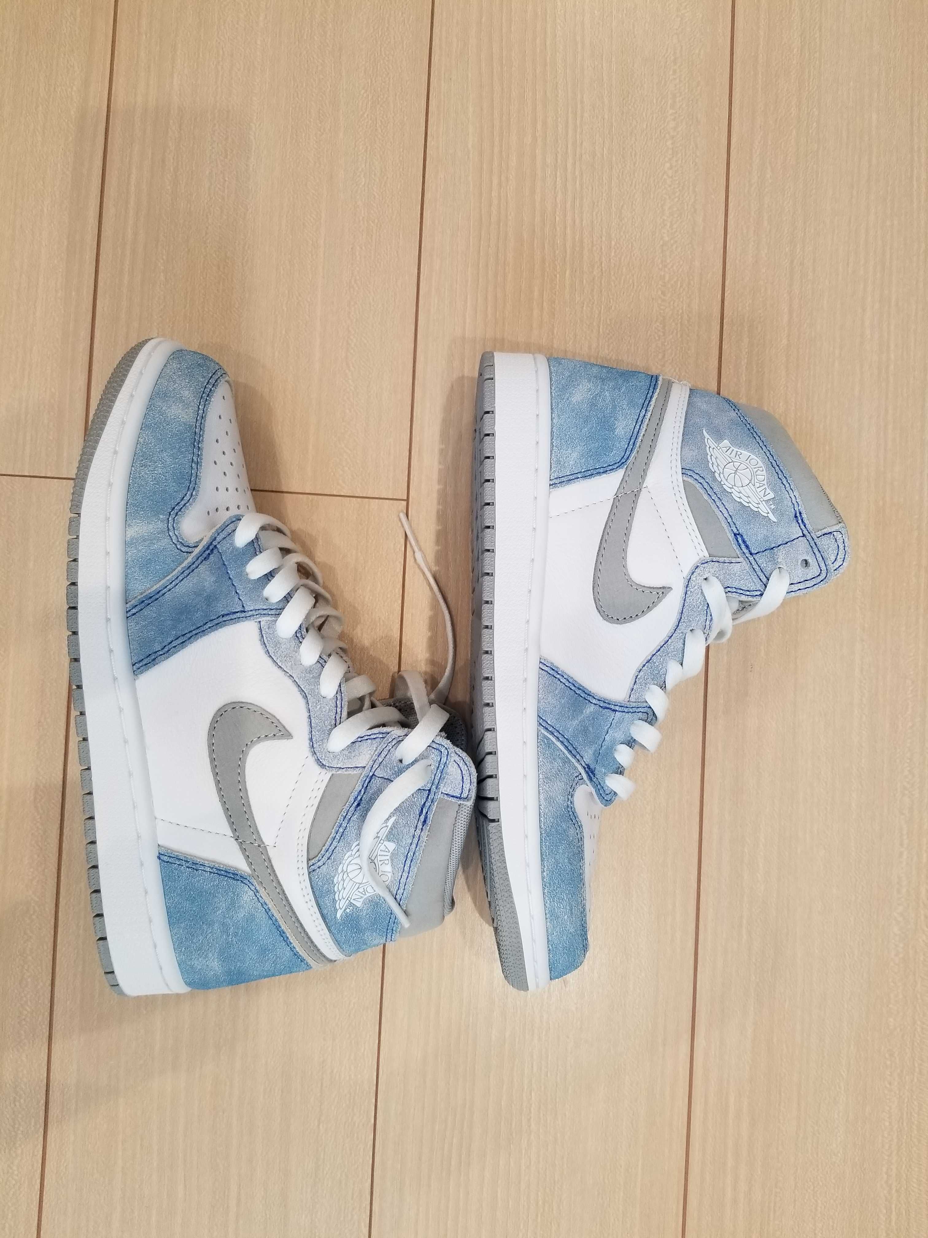 Nike Air Jordan 1 High OG "Hyper Royal"