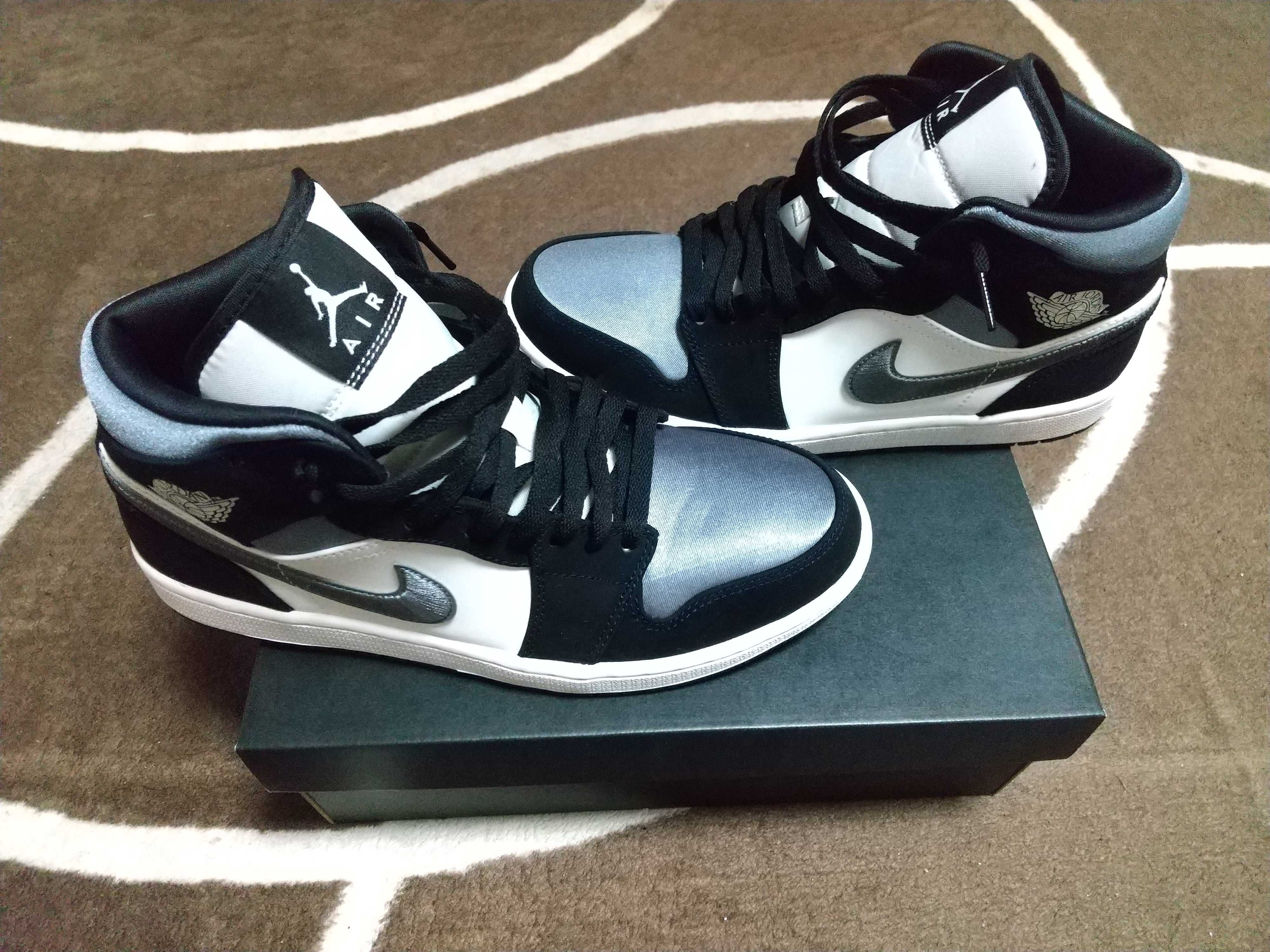 NIKE AIR JORDAN 1 MID SE "WHITE/BLACK/SATIN BLUE"