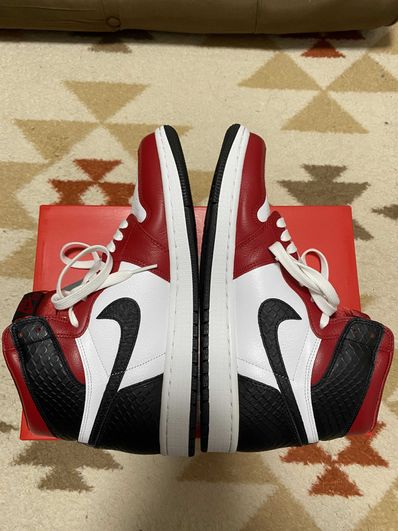 Nike Women's Air Jordan 1 High OG "Satin Red"