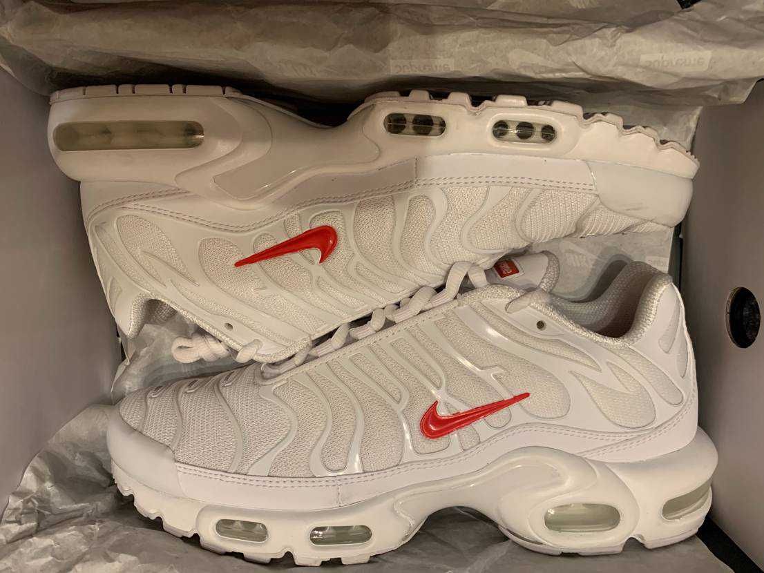 Supreme x Nike Air Max Plus TN "White/Speed Red"