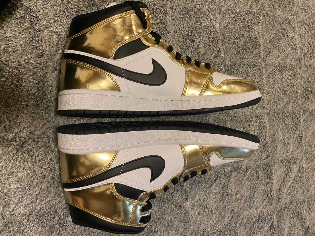 NIKE AIR JORDAN 1 MID SE "METALLIC GOLD"