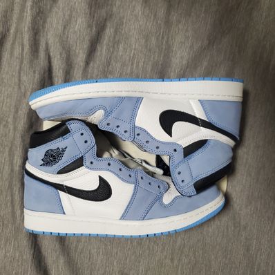 Nike Air Jordan 1 High OG "University Blue"