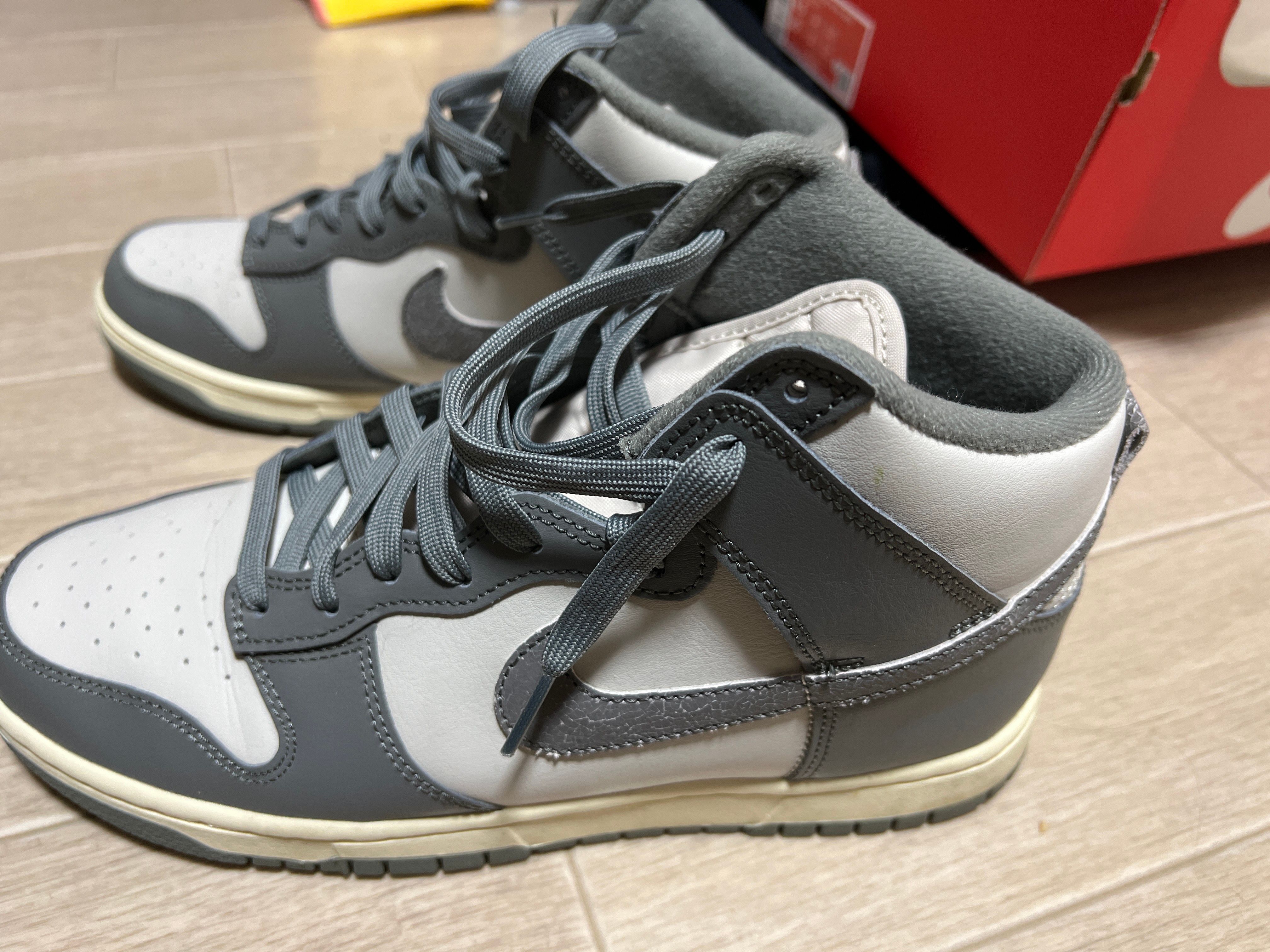 Nike Dunk High Retro SE Vintage "Light Bone and Tumbled Grey"