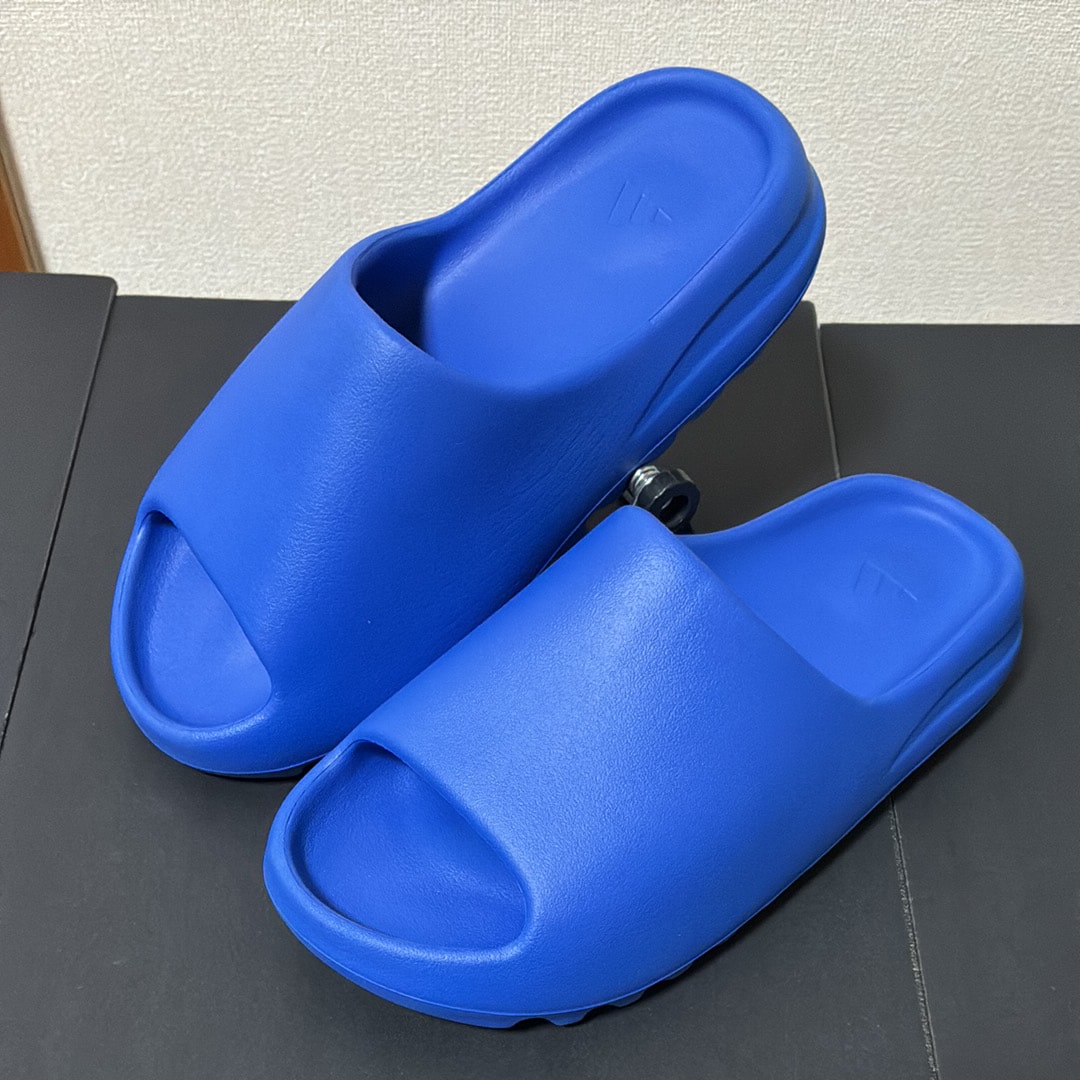 アディダス イージースライド "アズール"