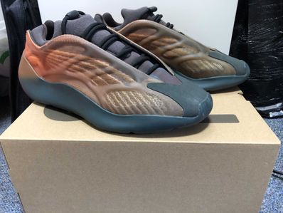 adidas YEEZY 700V3 "Copper Fade"