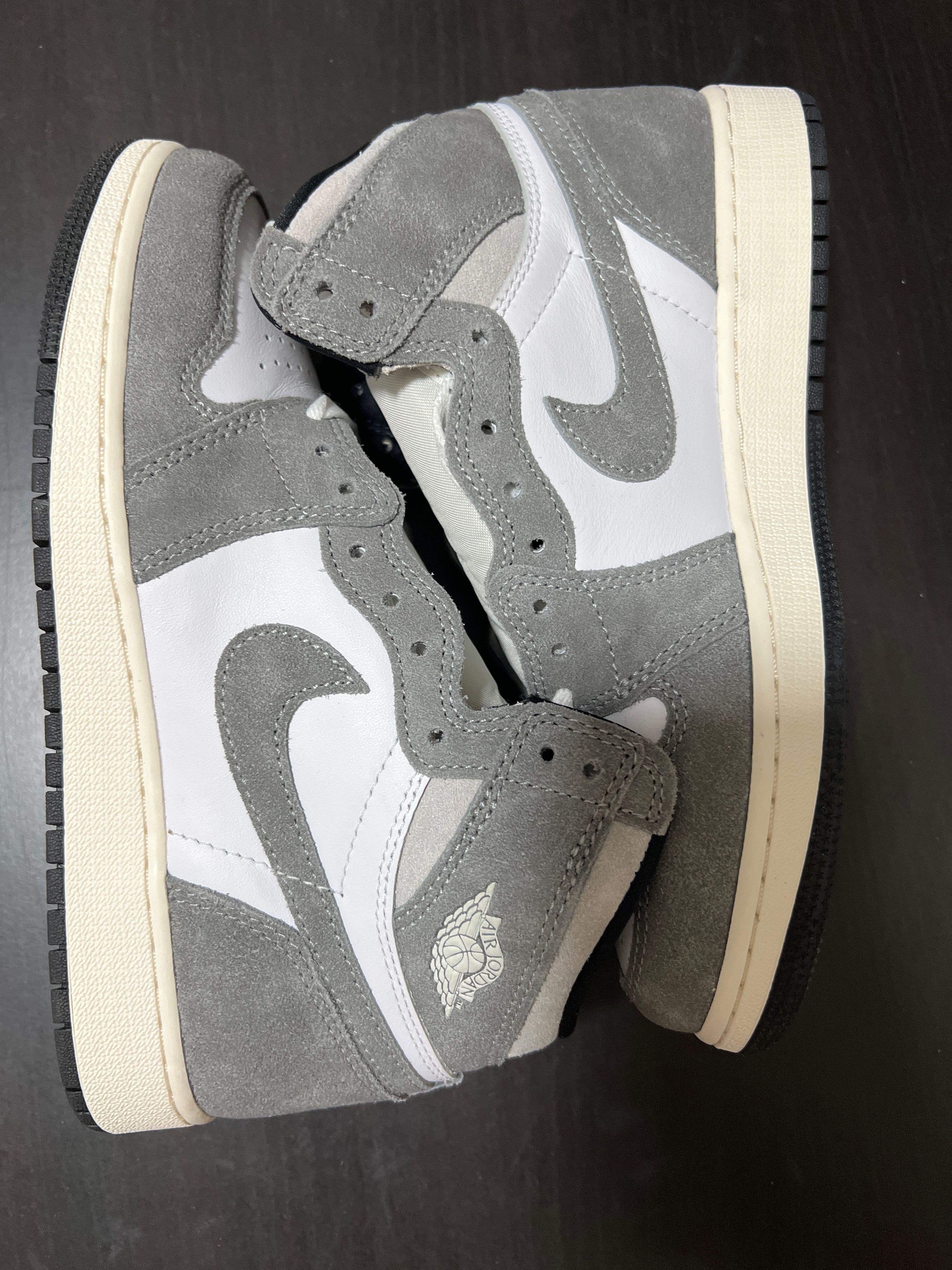 Nike GS Air Jordan 1 Retro High OG "Black and Smoke Grey"