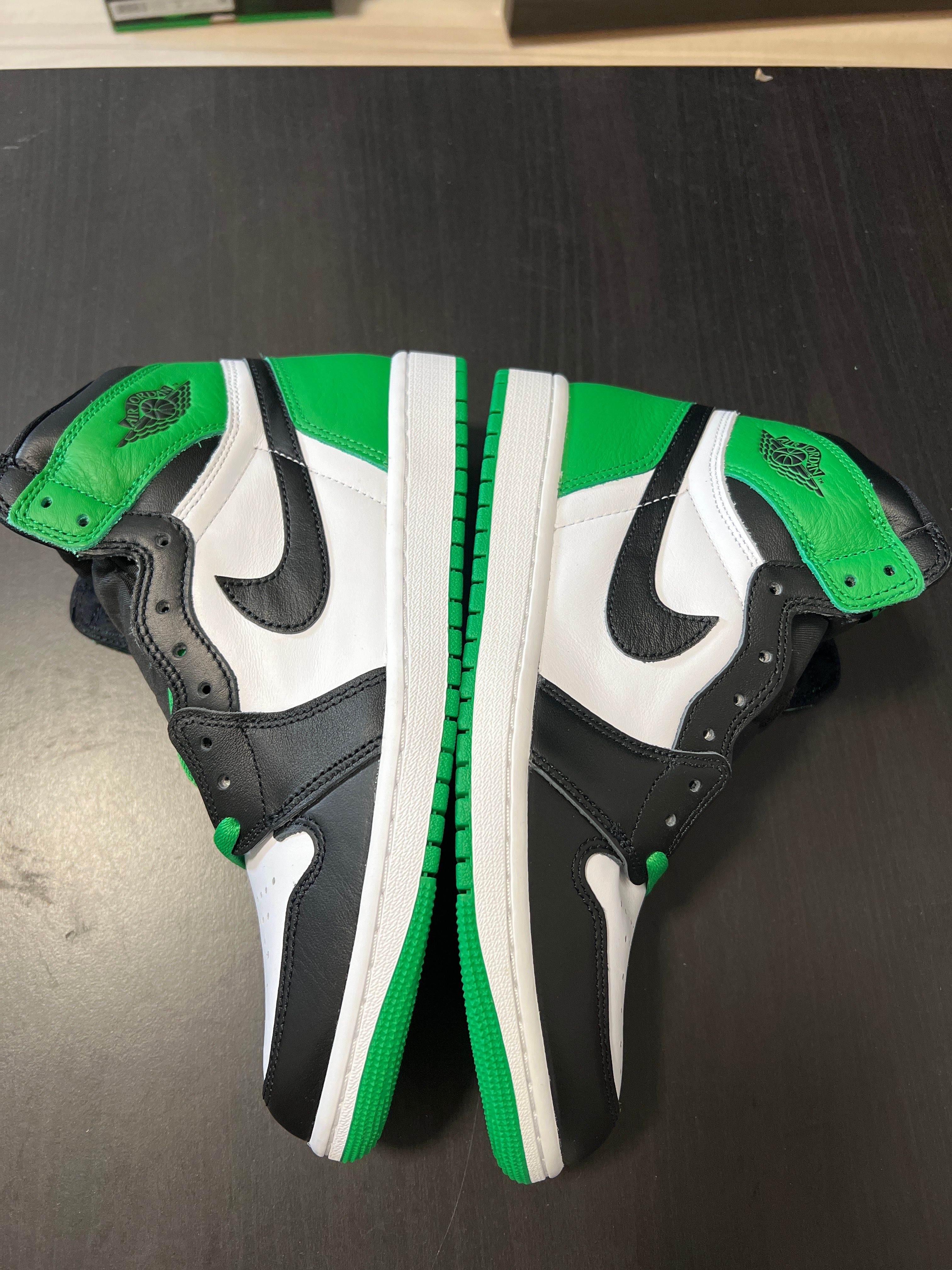 Nike Air Jordan 1 Retro High OG "Celtics/Black and Lucky Green" (2023)