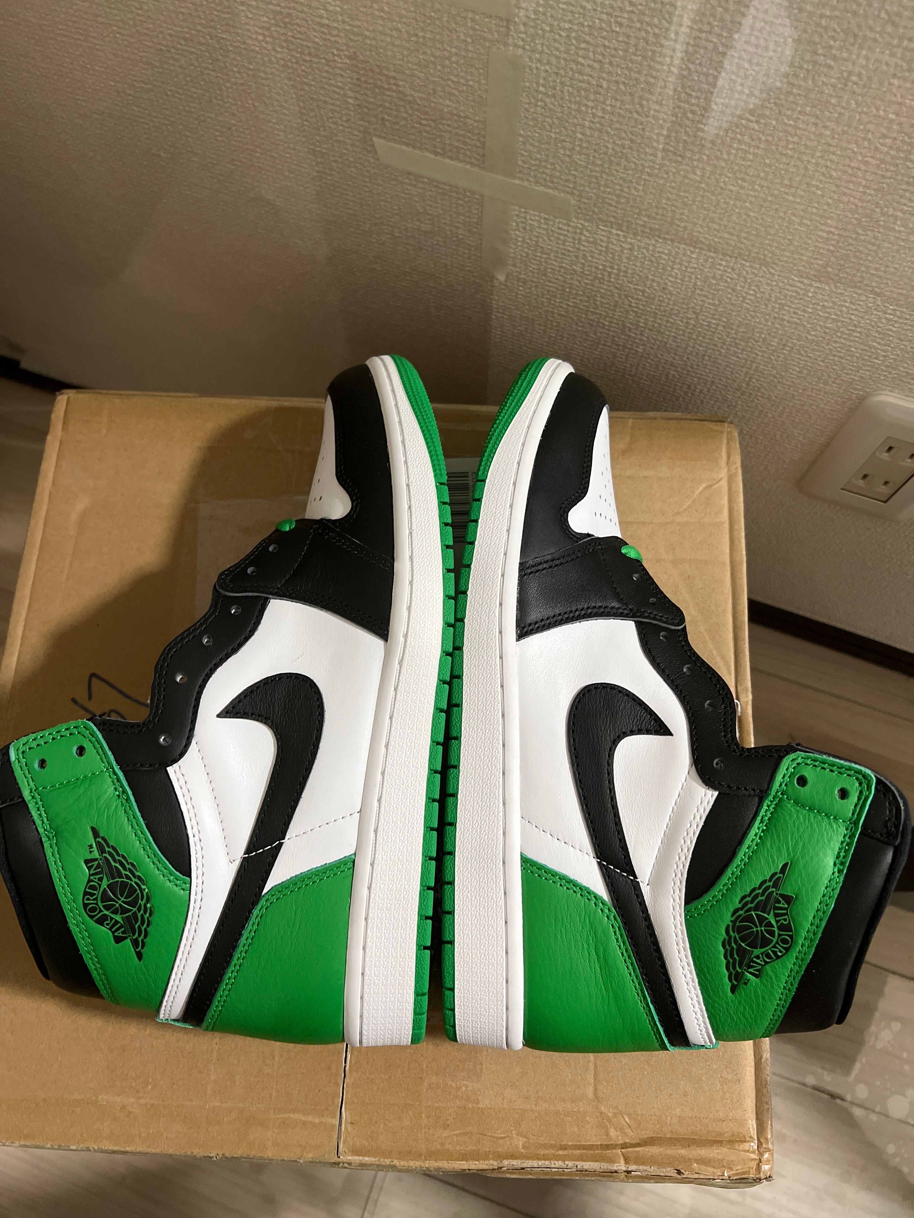 Nike Air Jordan 1 Retro High OG "Celtics/Black and Lucky Green" (2023)