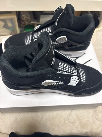 Nike Air Jordan 4 Retro "White Thunder"