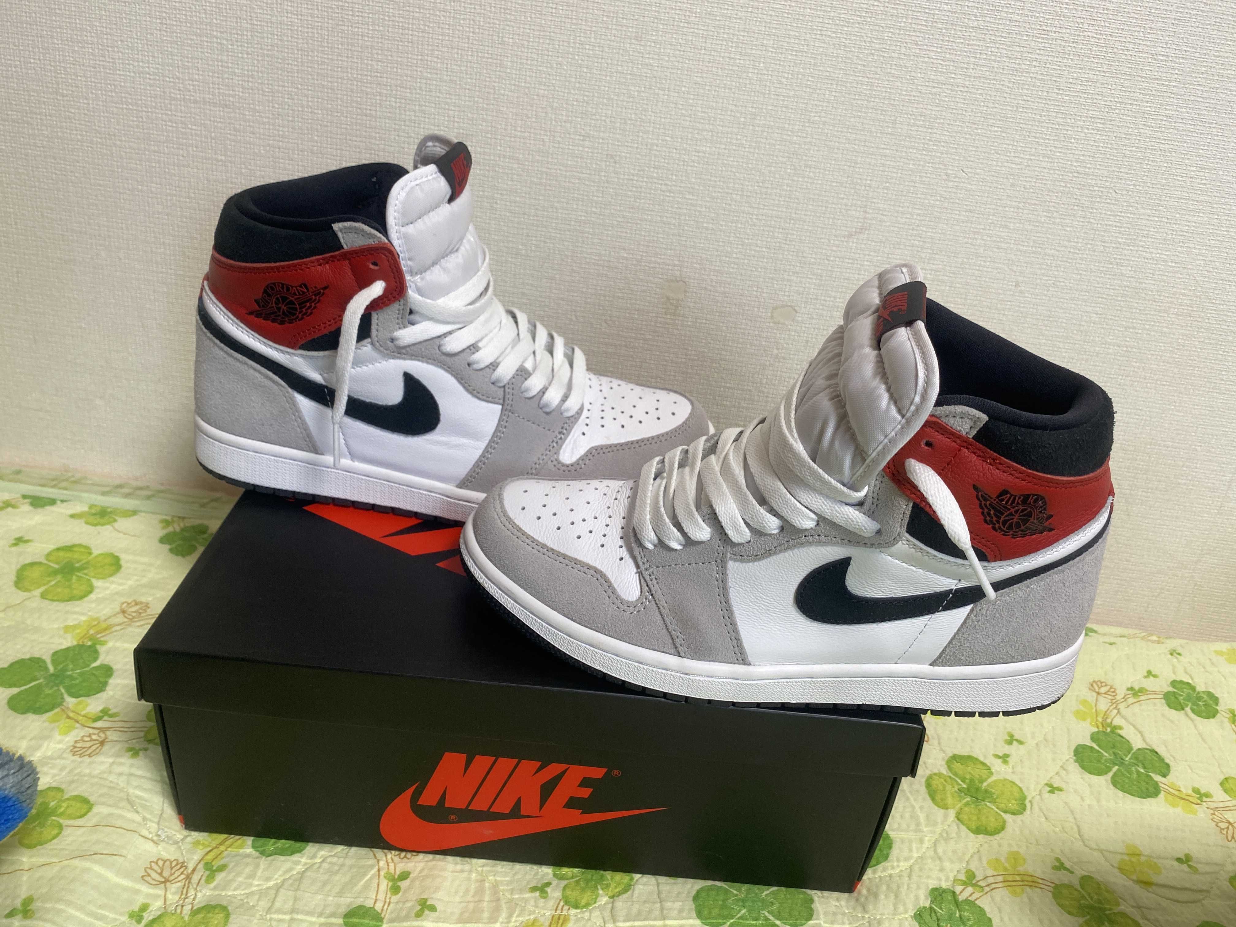 Nike Air Jordan 1 High OG "White/Black/Light Smoke Grey"