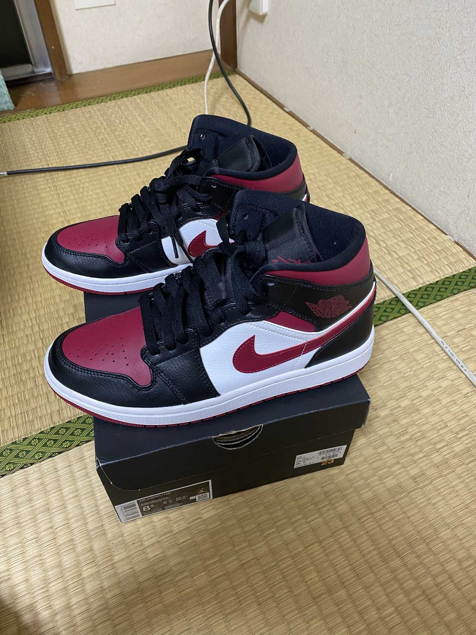 NIKE AIR JORDAN 1 MID "BLACK/RED/WHITE"