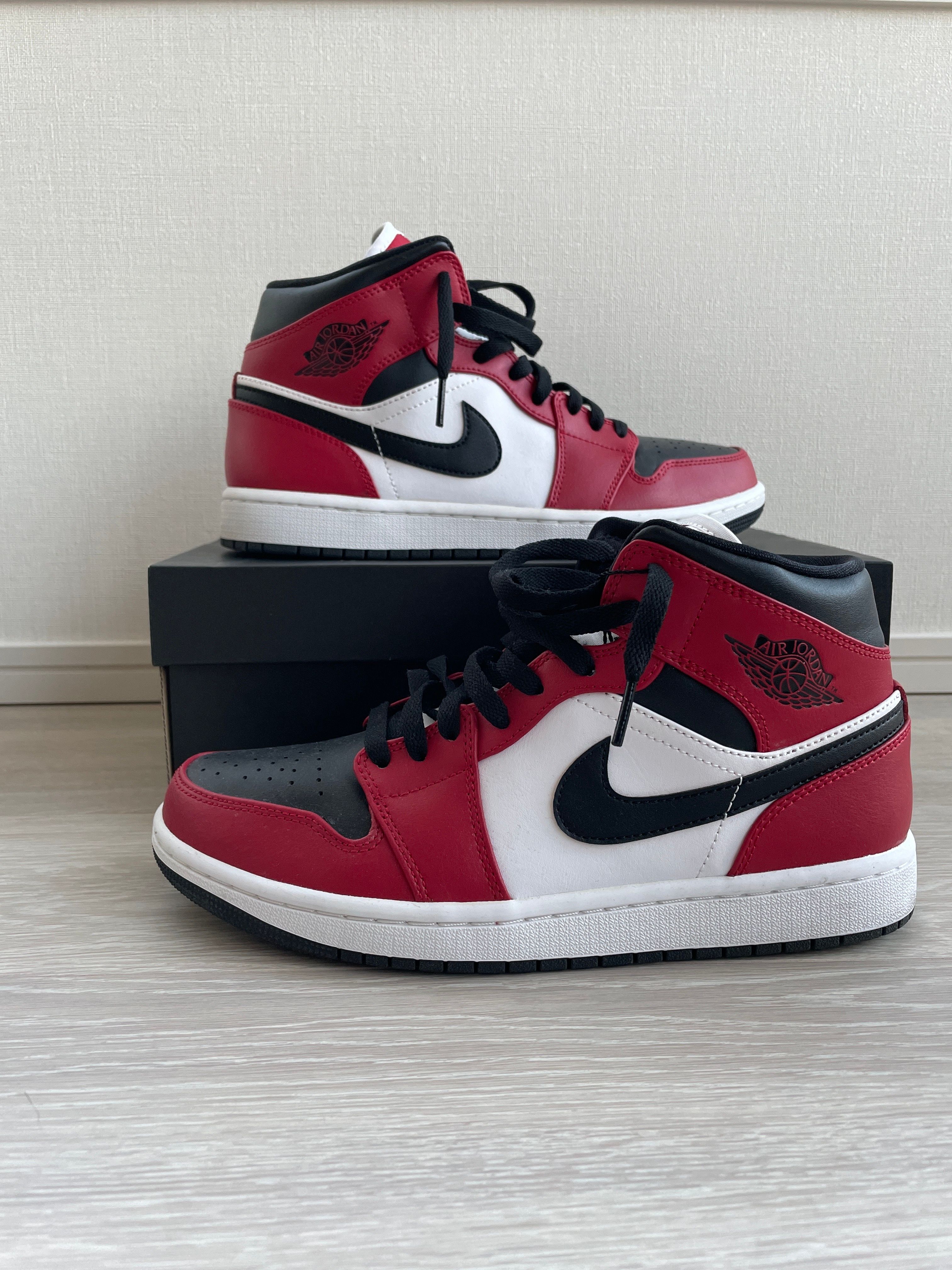 Nike Air Jordan 1 Mid "Chicago Black Toe"