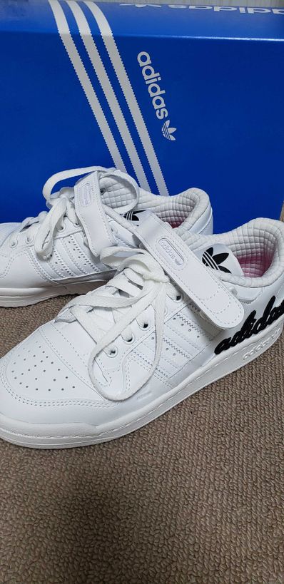 atmos × adidas FORUM LOW "めるる"