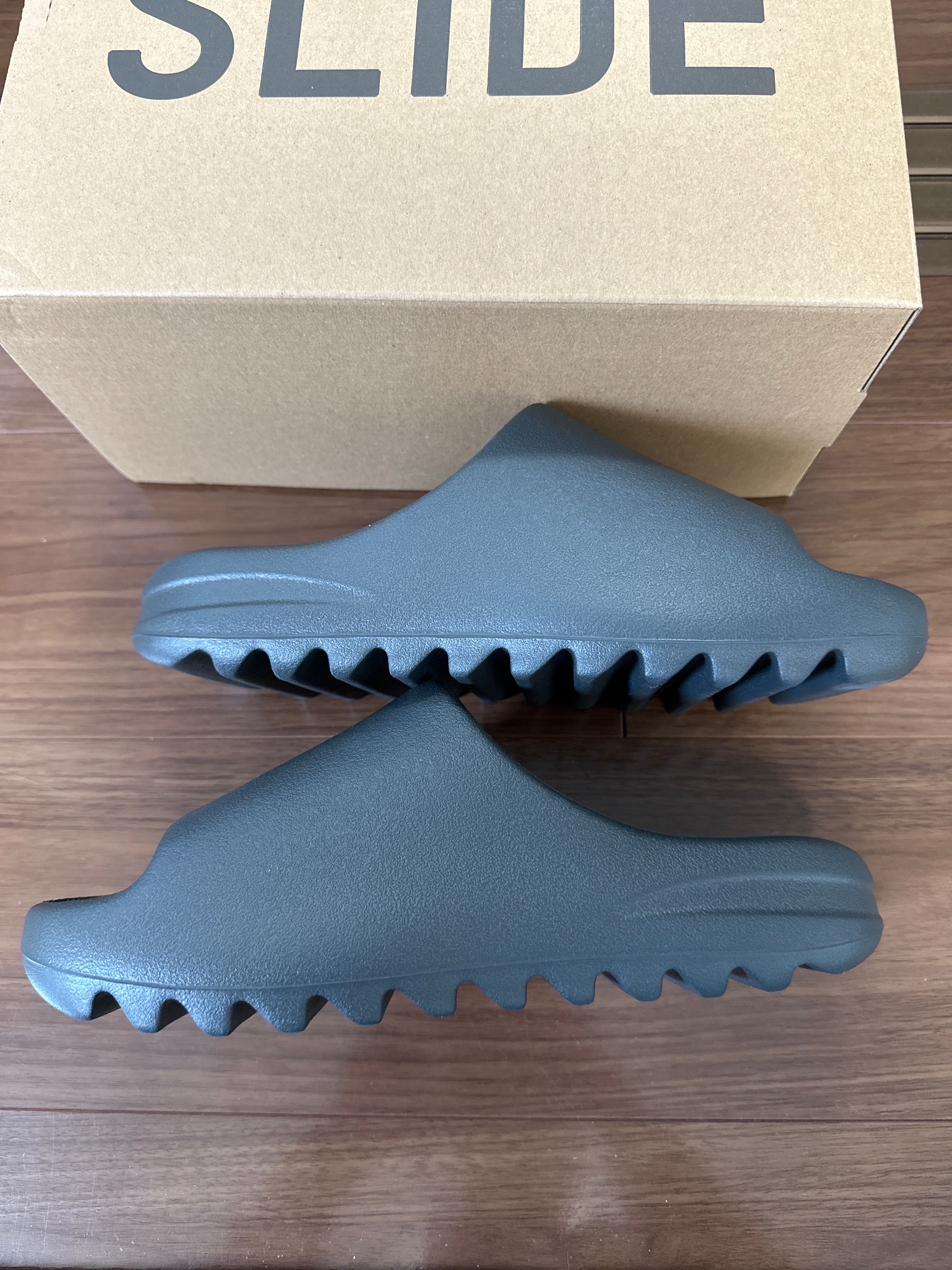 adidas YEEZY Slide "Dark Onyx"