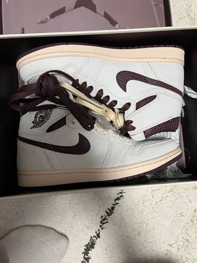 A Ma Maniere × Nike Air Jordan 1 Retro High OG "Sail and Burgundy"