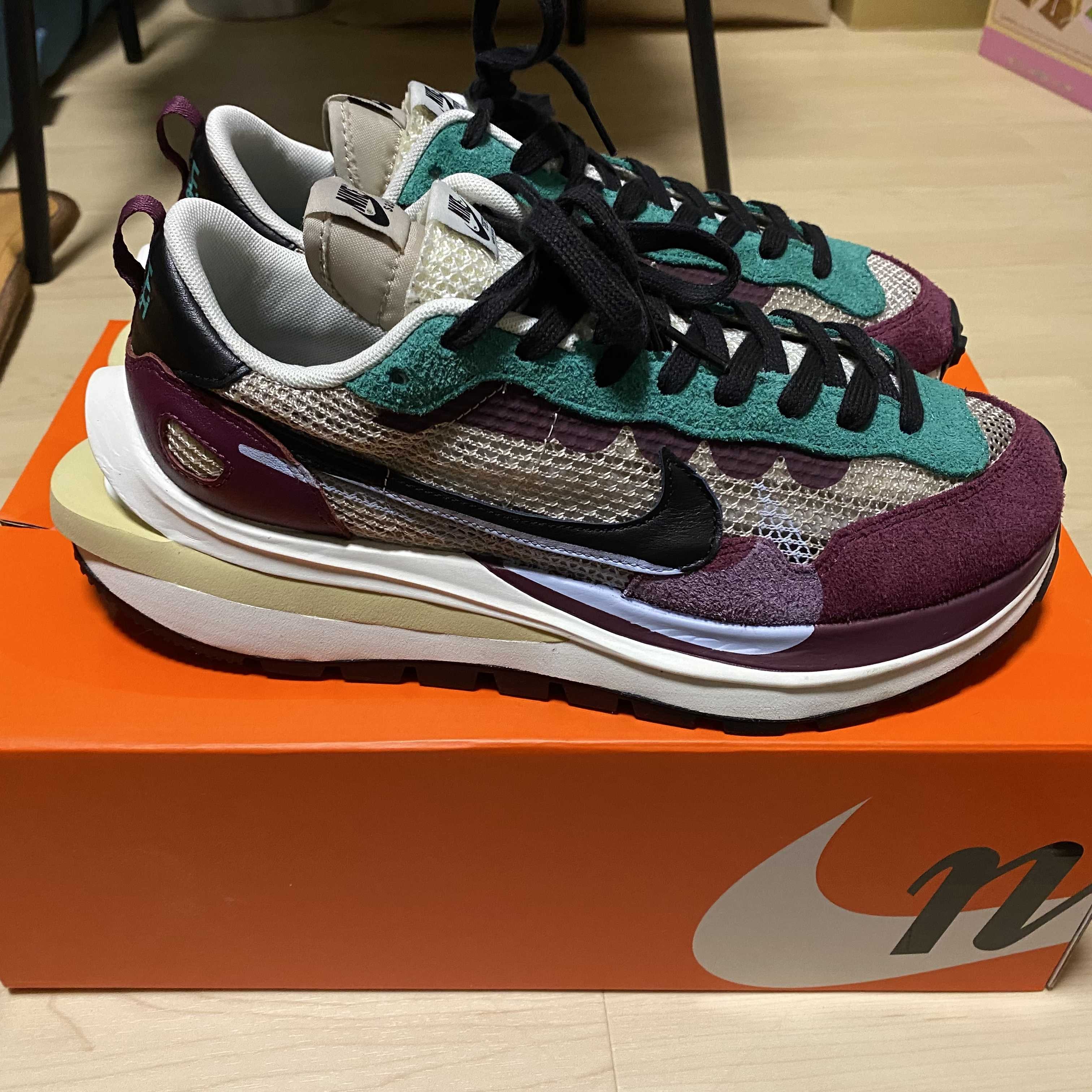 sacai × Nike Vapor Waffle "String/Red/Green"