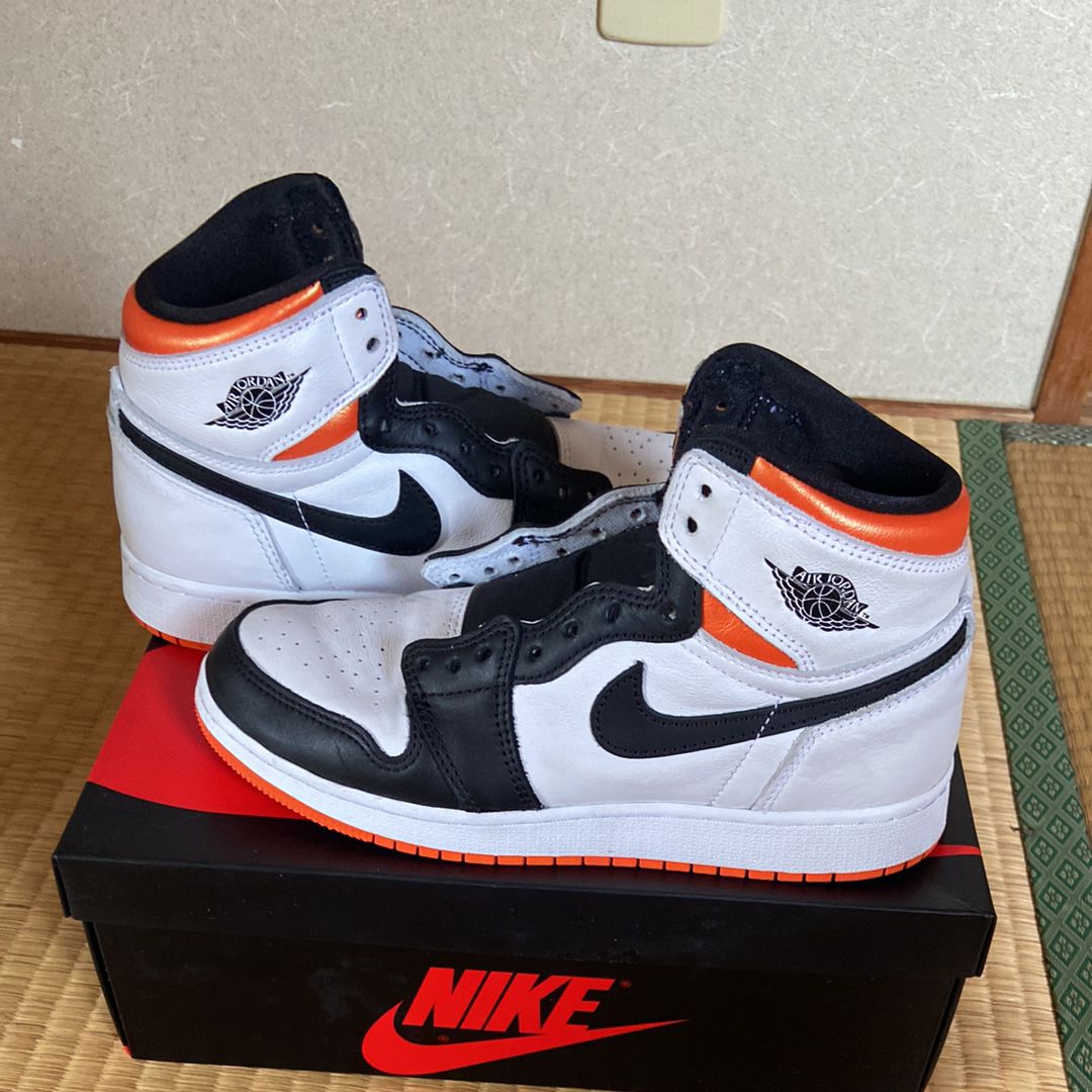 Nike Air Jordan 1 Retro High OG "Electro Orange"
