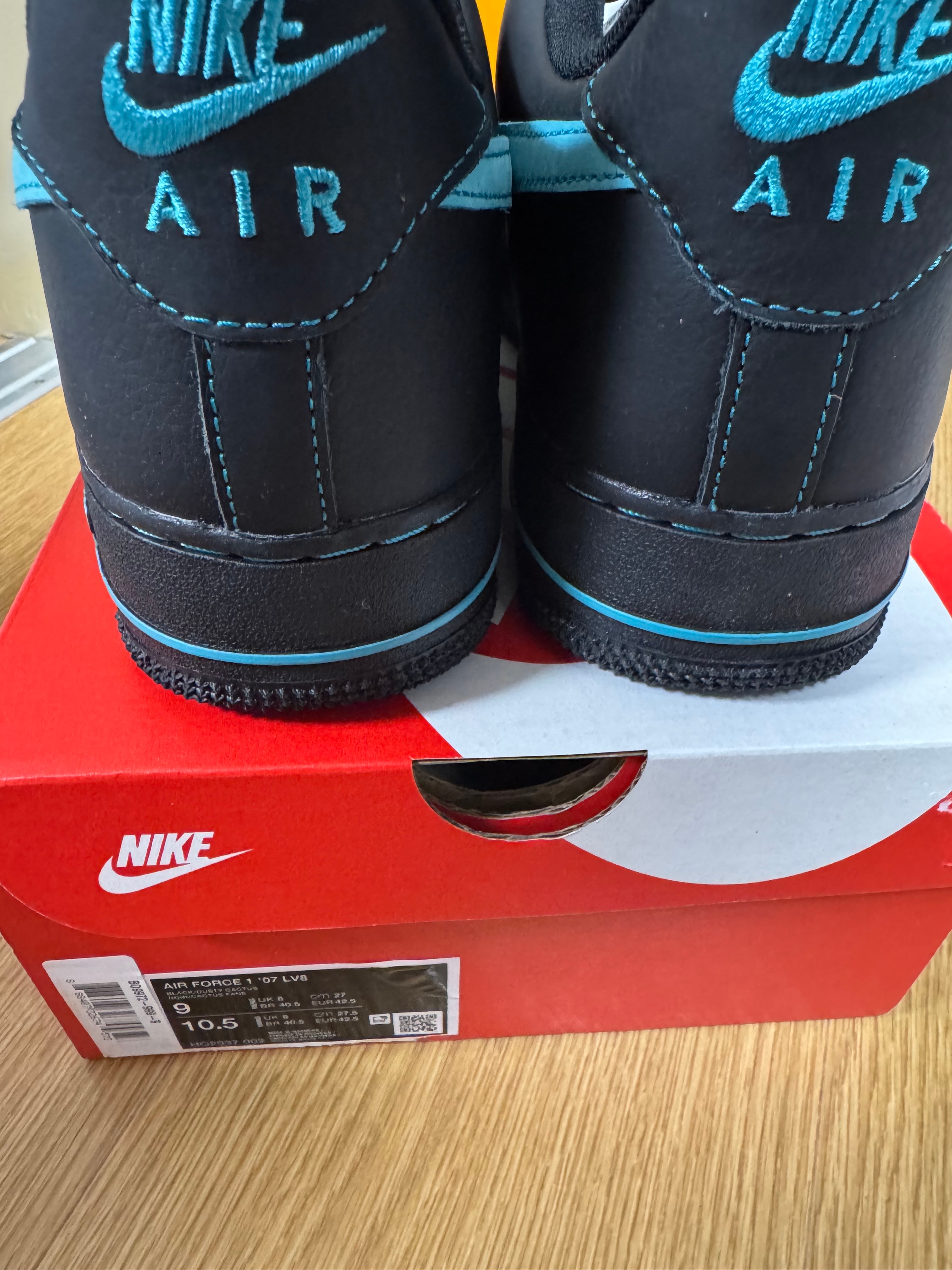 Nike Air Force 1 Low "Black Tiffany"