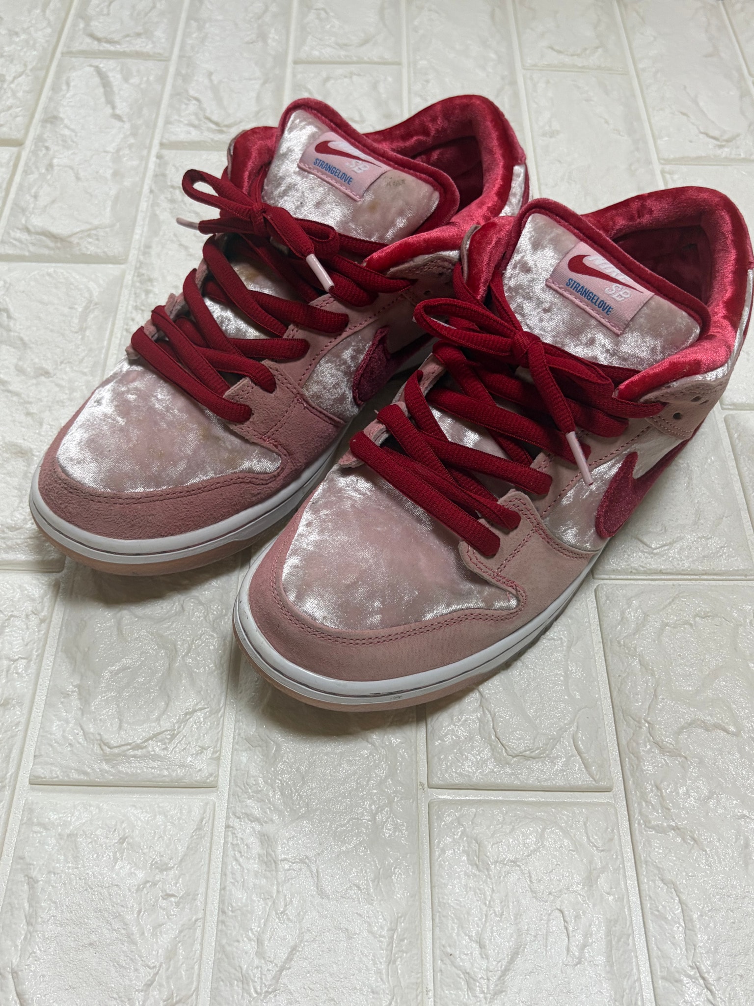 Strangelove × Nike SB Dunk Low "Valentine’s Day"