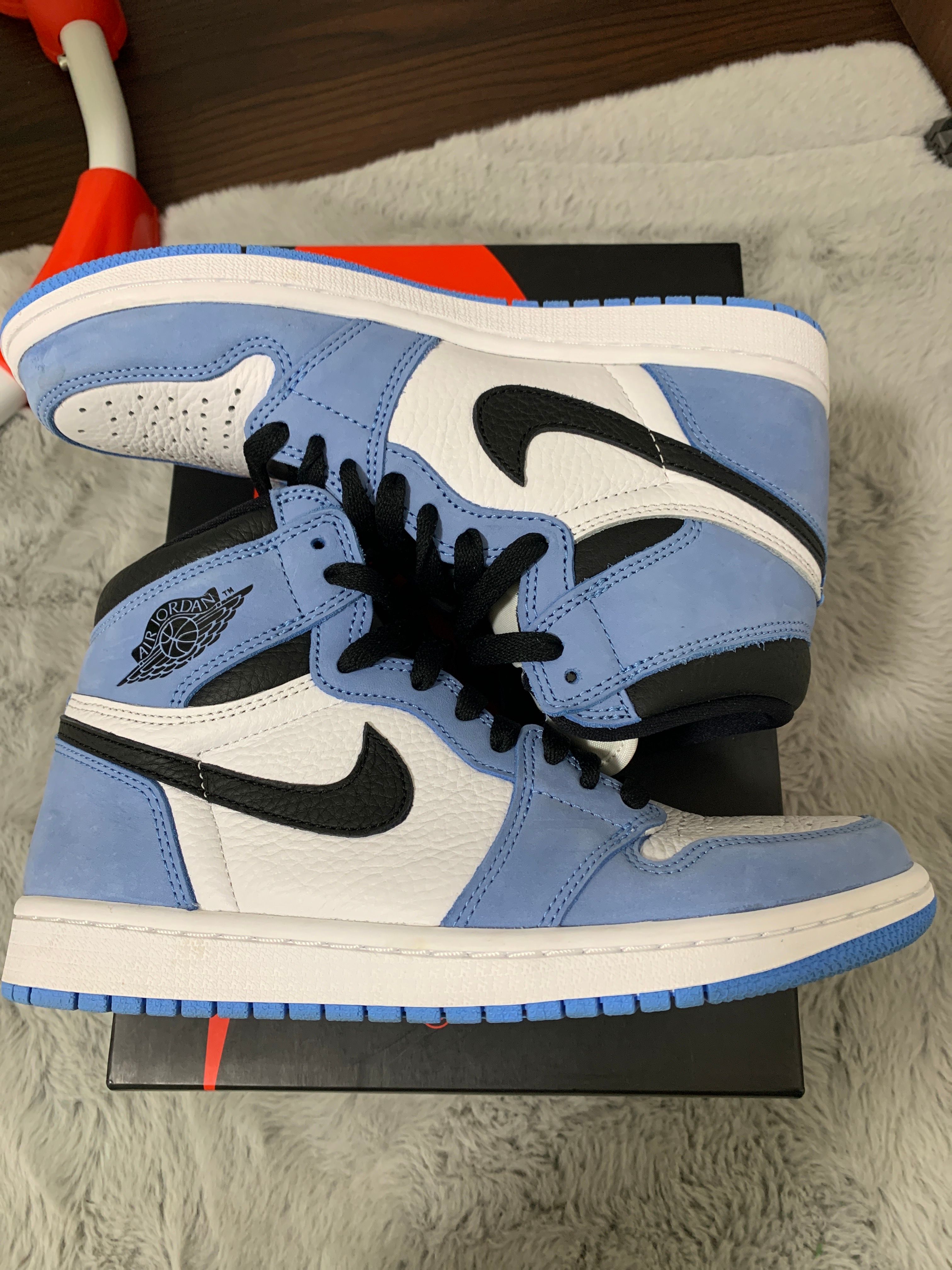 Nike Air Jordan 1 High OG "University Blue"