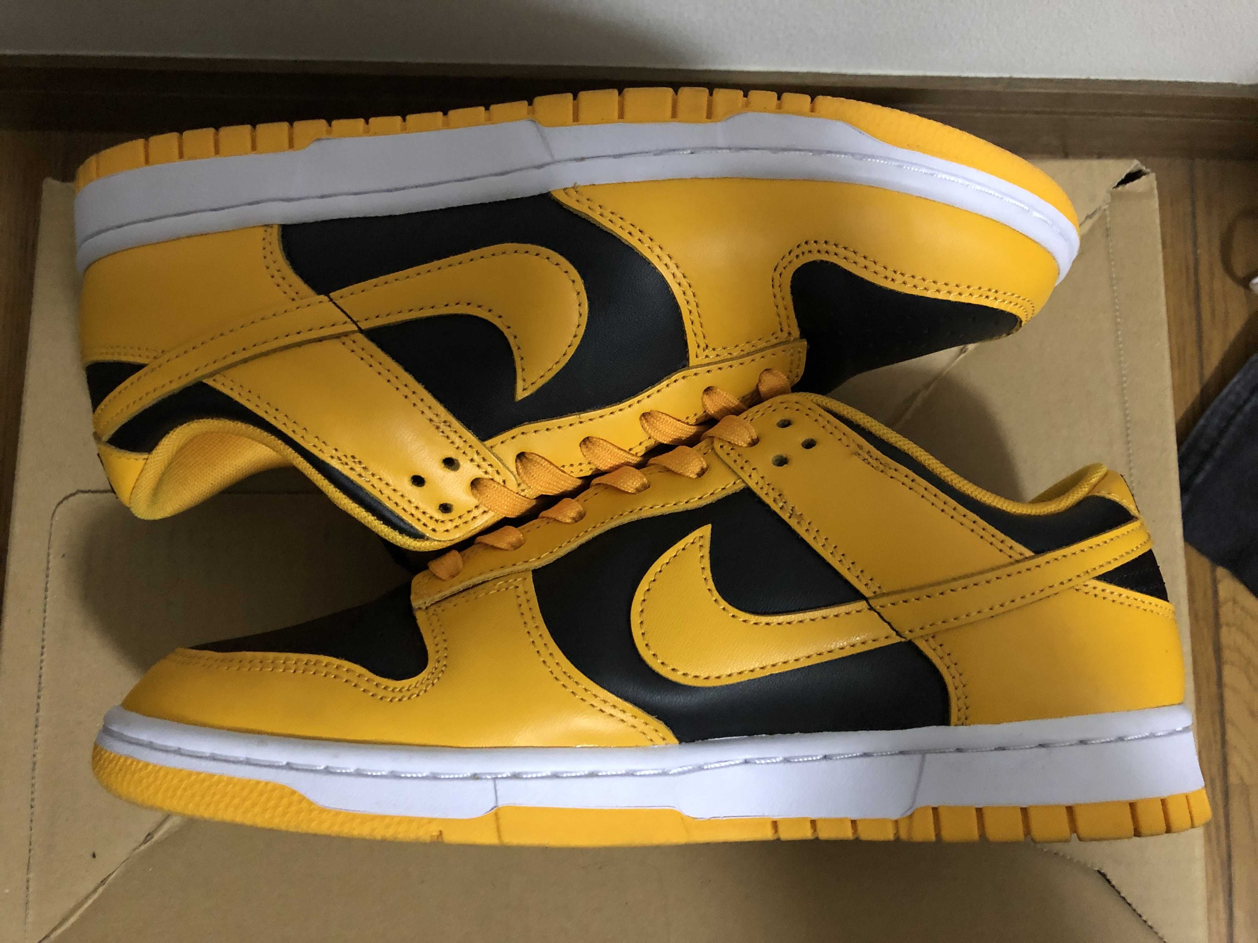 Nike Dunk Low "Championship Goldenrod"