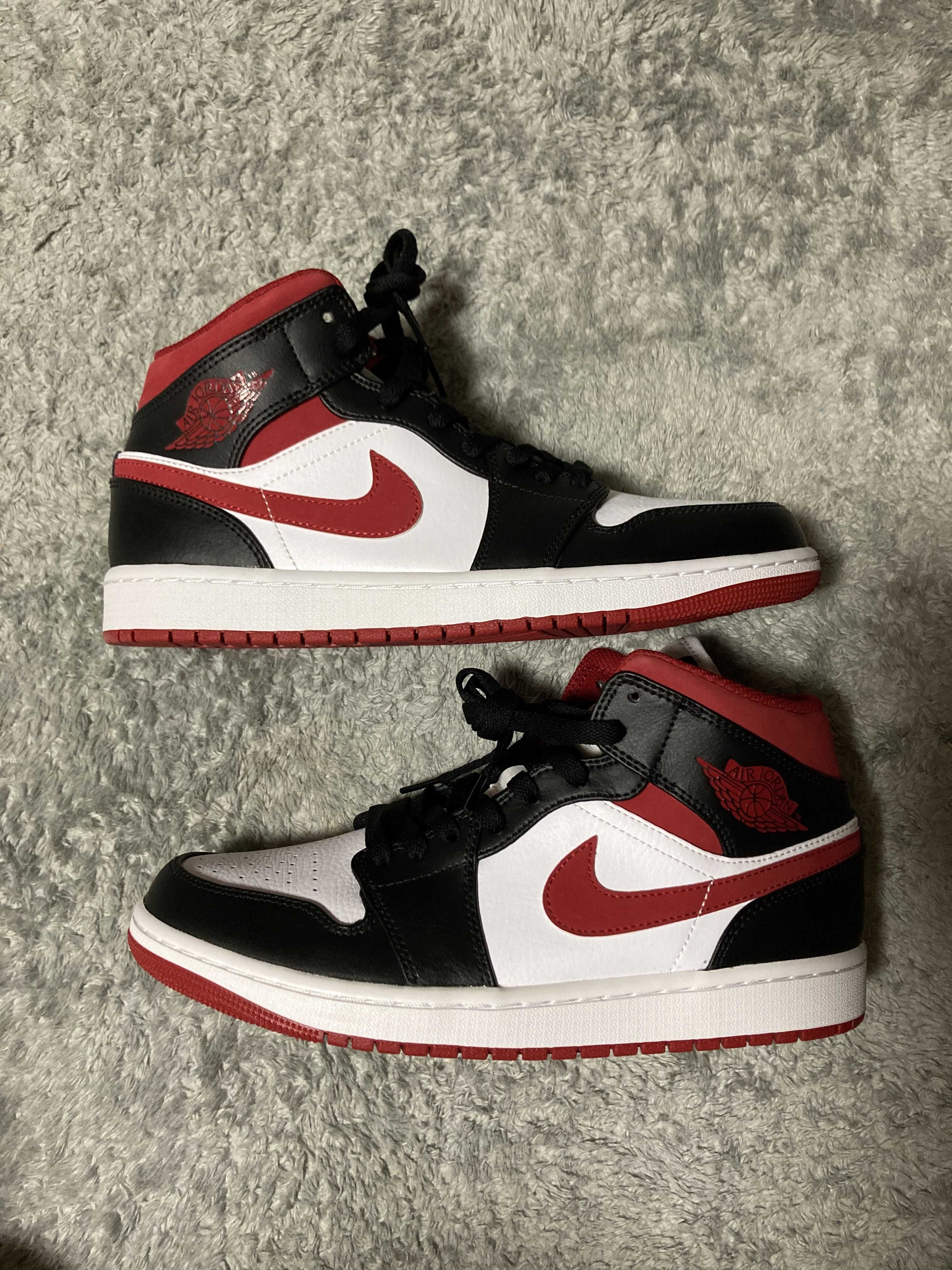 Nike Air Jordan 1 Mid "White/Gym Red Black"