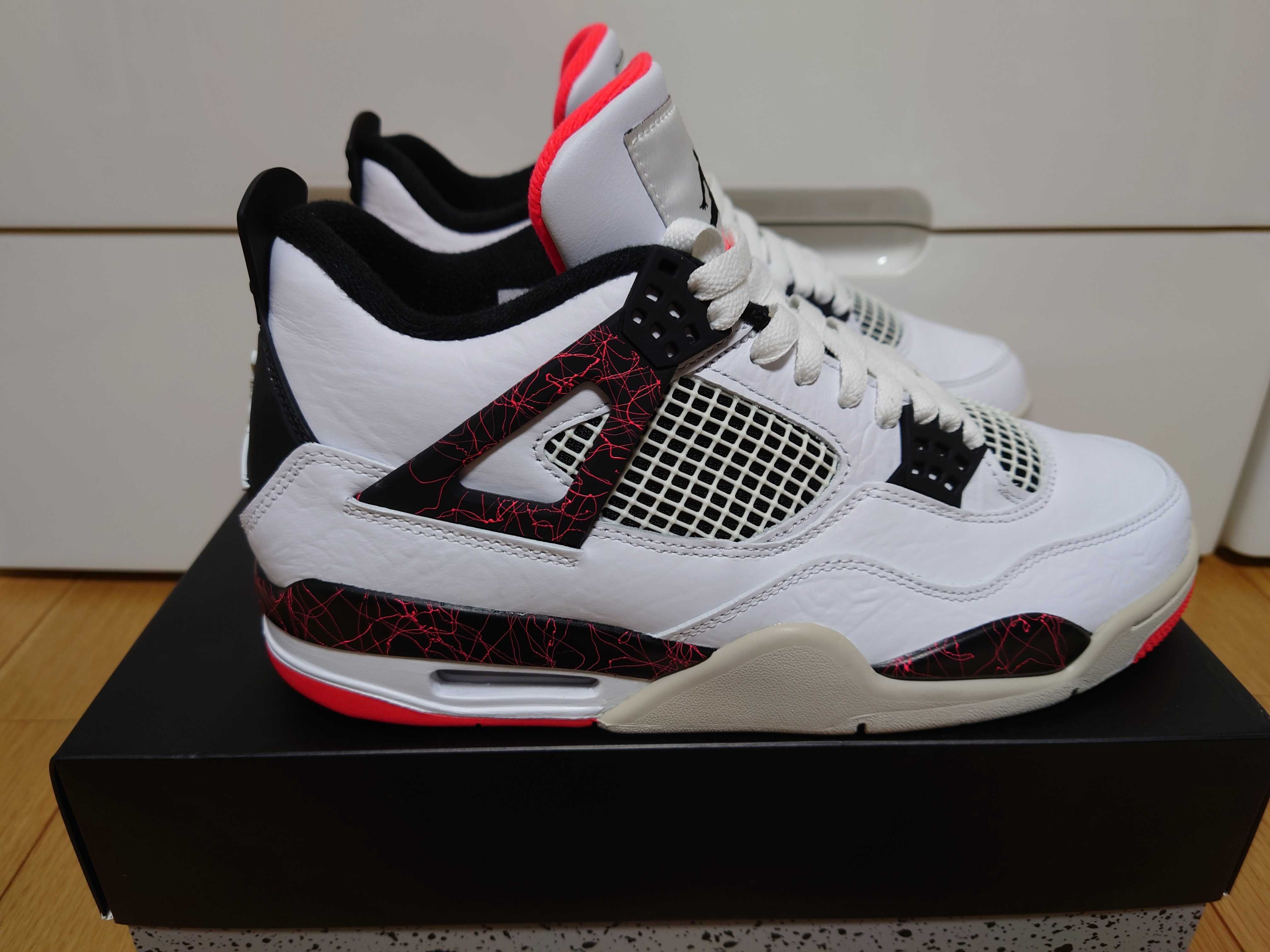 Nike Air Jordan 4 Retro "Flight Nostalgia"