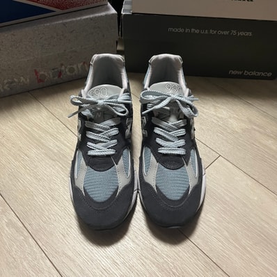 KITH Ronnie Fieg × New Balance 990V2 "Steel Blue"