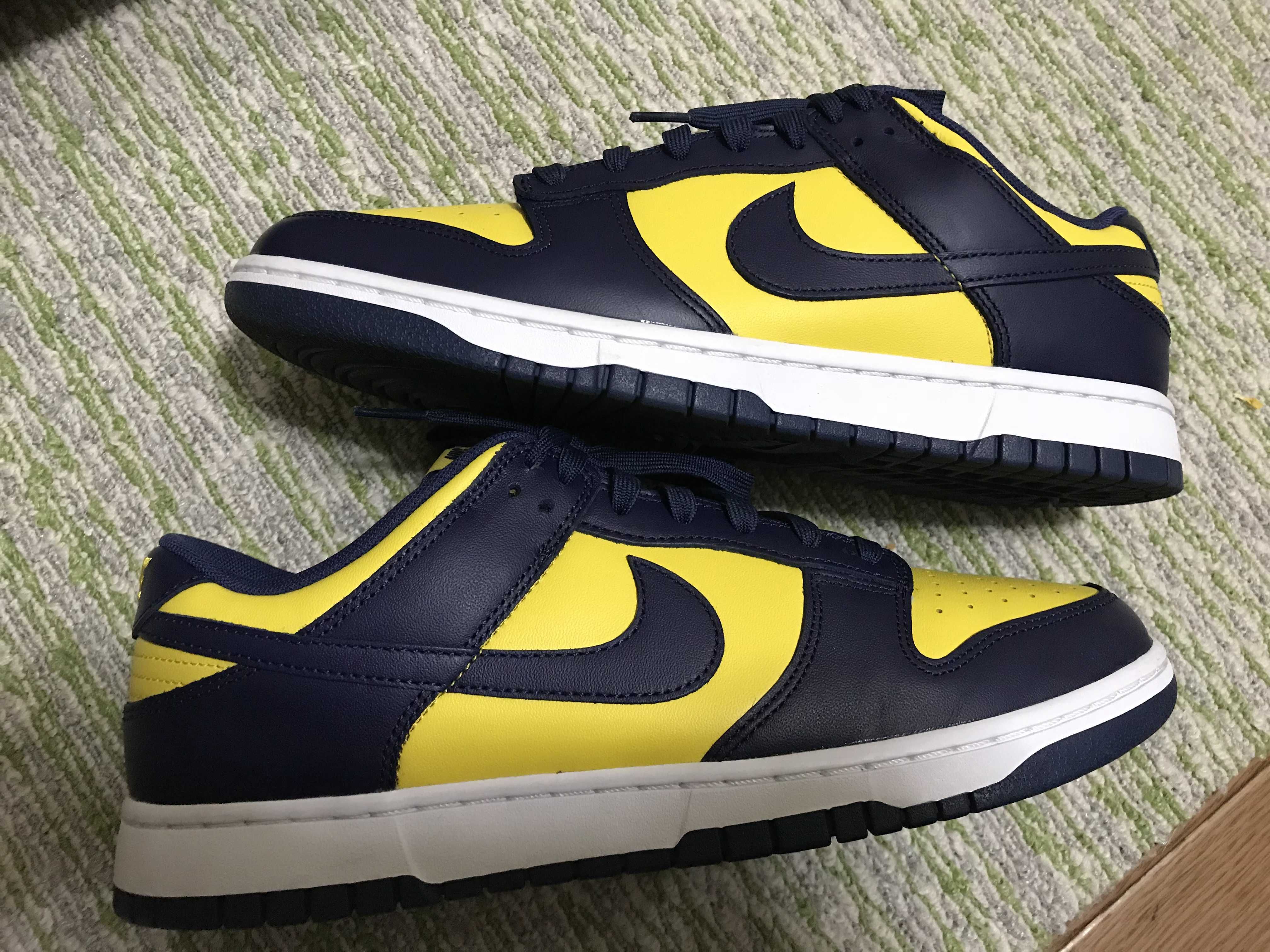 Nike Dunk Low "Michigan"