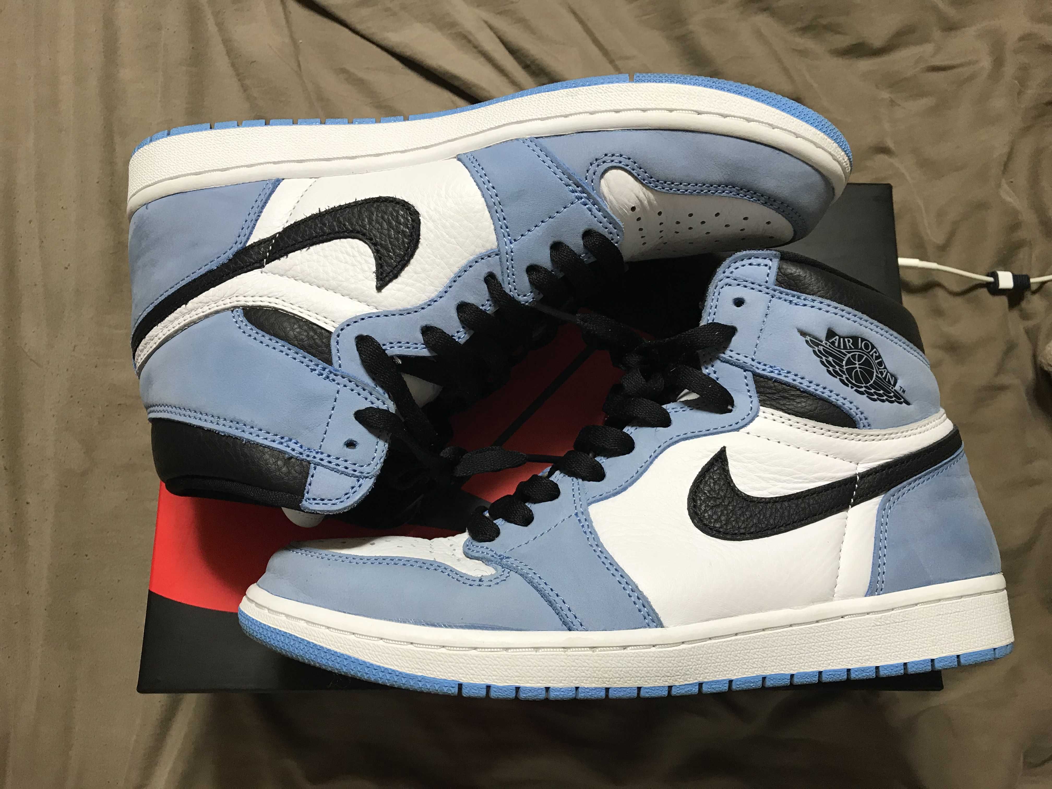 Nike Air Jordan 1 High OG "University Blue"