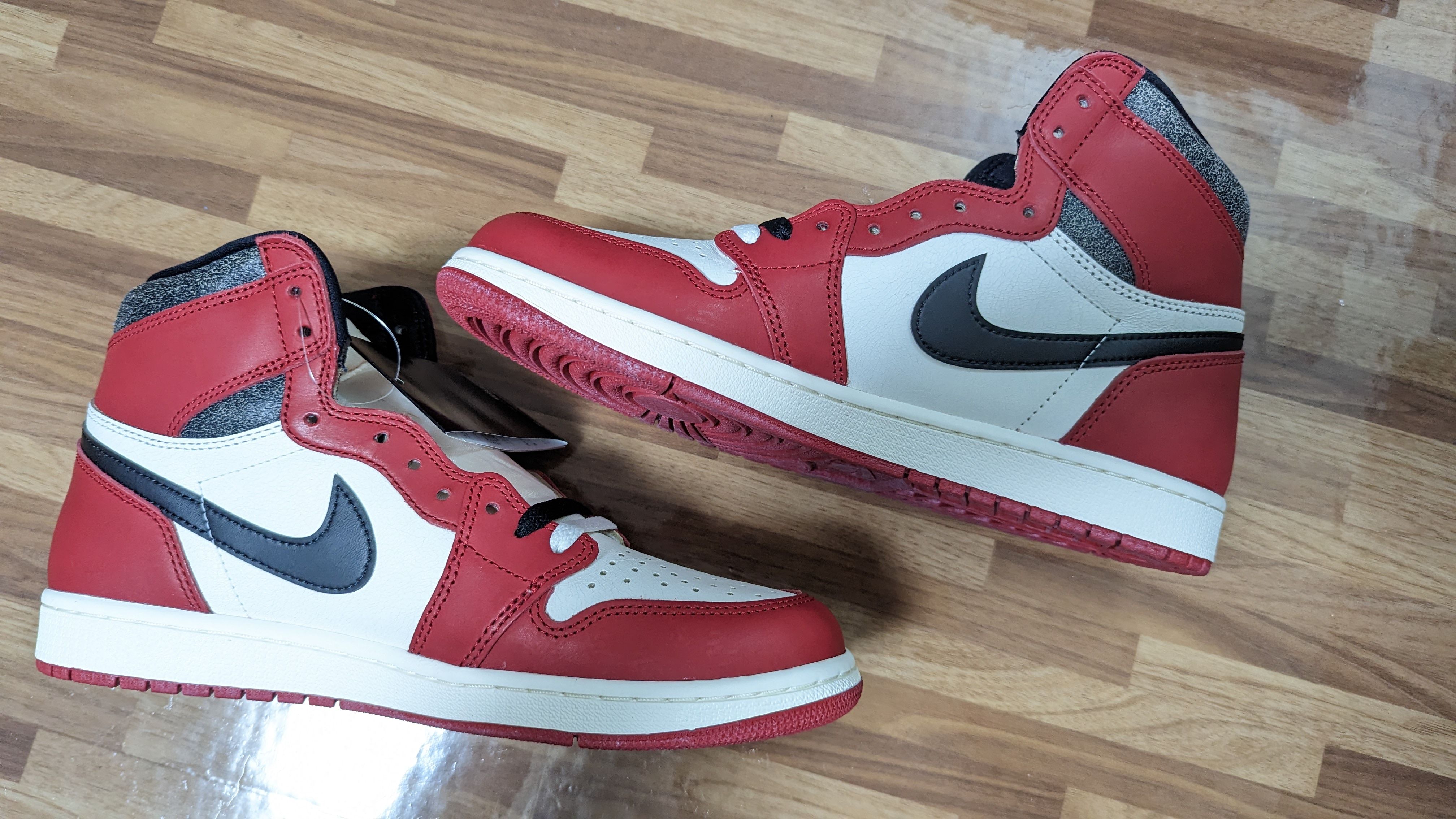 Nike Air Jordan 1 High OG "Lost & Found/Chicago"