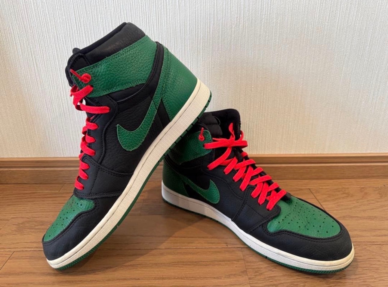 Nike Air Jordan 1 Retro High OG "Black/Pine Green" (2020)