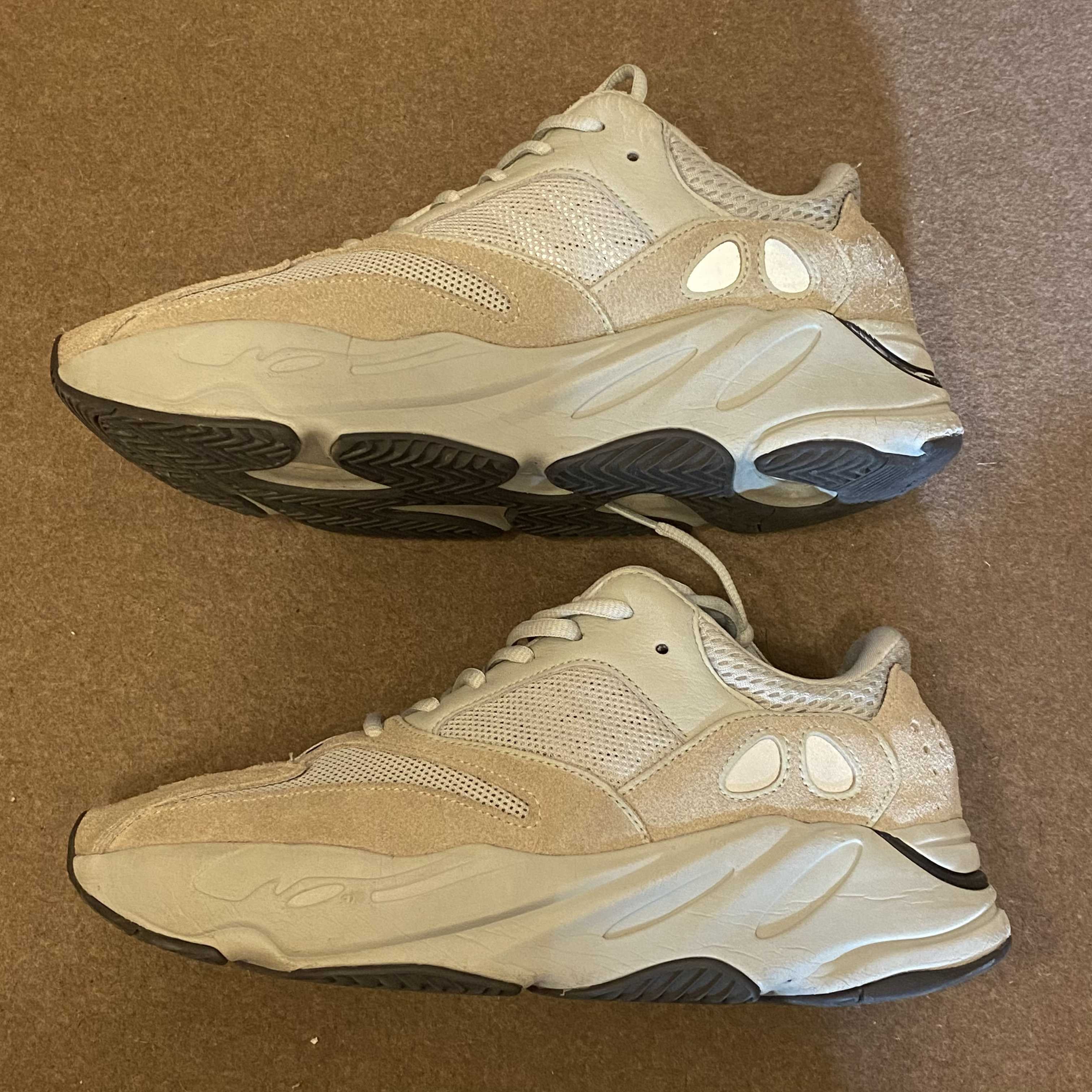 adidas YEEZY Boost 700 "Salt"